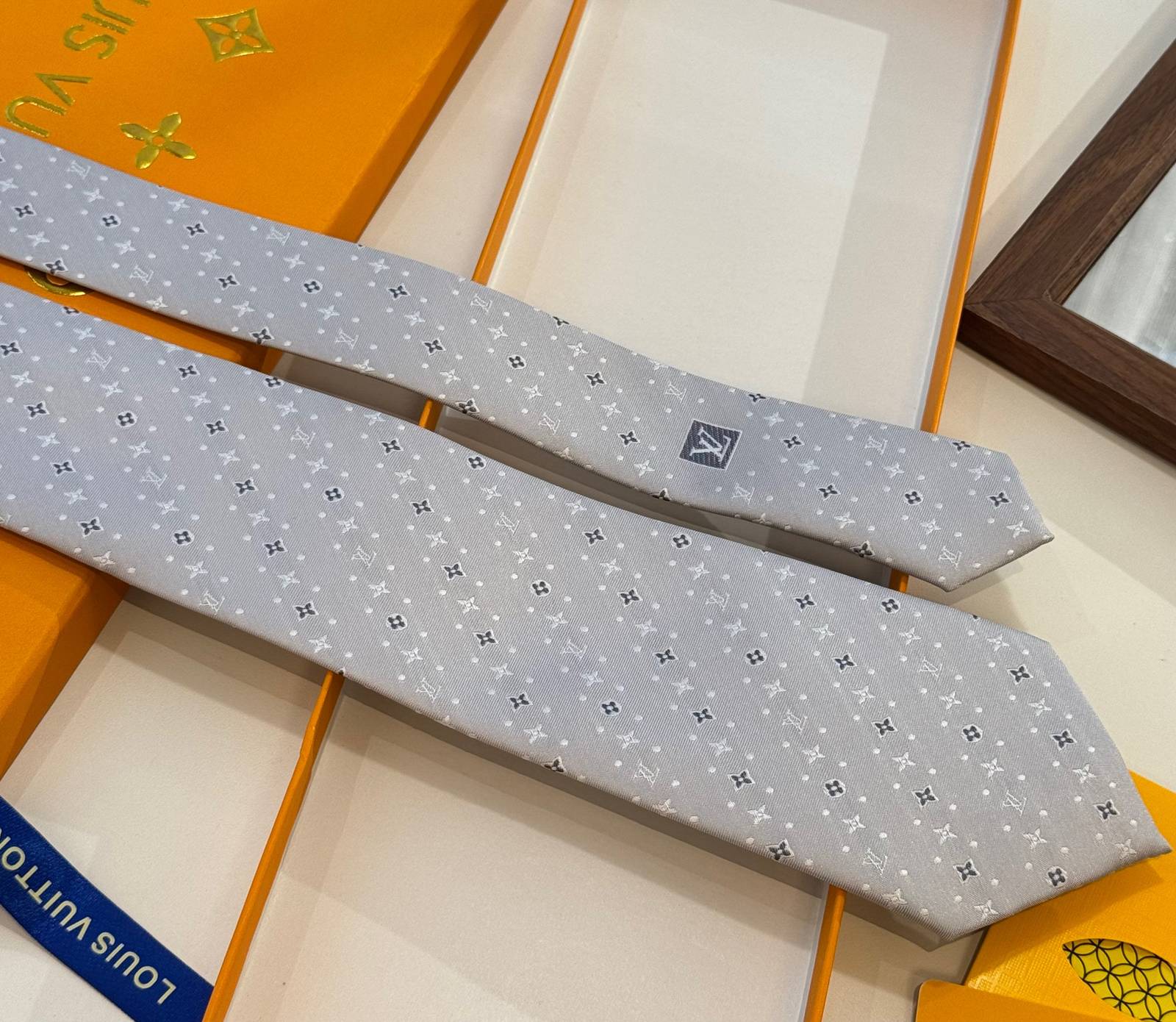 LOUIS VUITTON ルイヴィトン ネクタイ モノグラム柄 ライトブルー - 画像 5