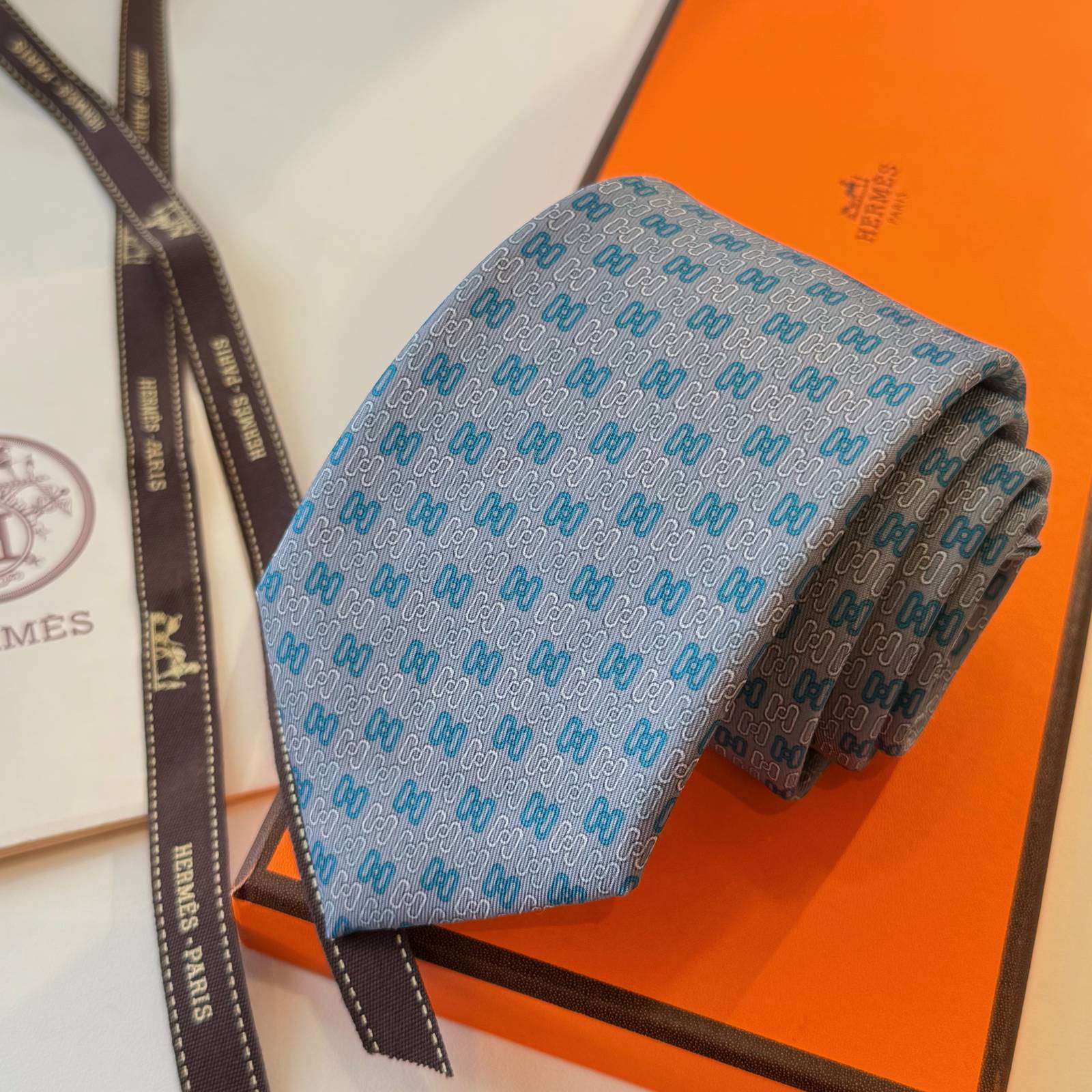 HERMES エルメス シルクネクタイ H型連体衣柄 濃紺 浅青 - 画像 8