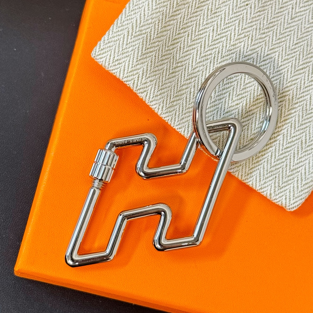エルメス　Hermes　Hトゥースピード　キーリング　TOO SPEED H　キーホルダー　バッグチャーム　シルバー　メタル