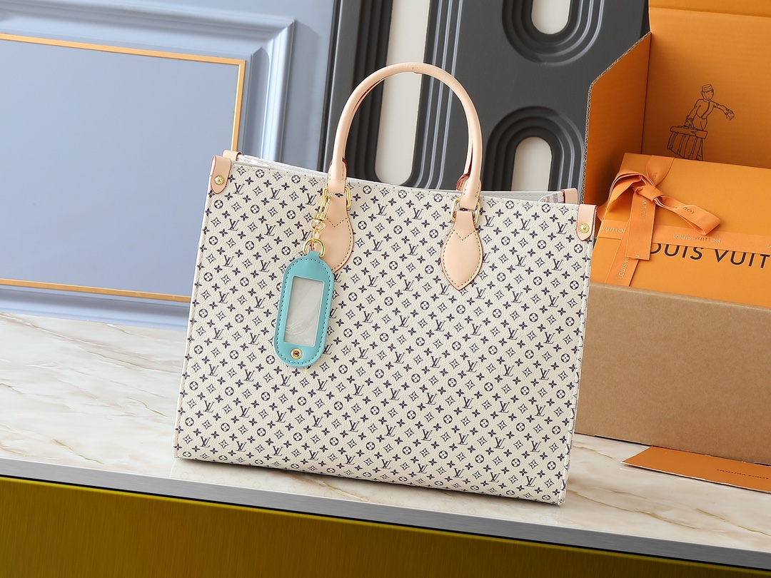 ルイヴィトン　Louis Vuitton　オンザゴーMM　レディースバッグ　トートバッグ　ハンドバッグ　カバン　モノグラム　肩掛けバッグ