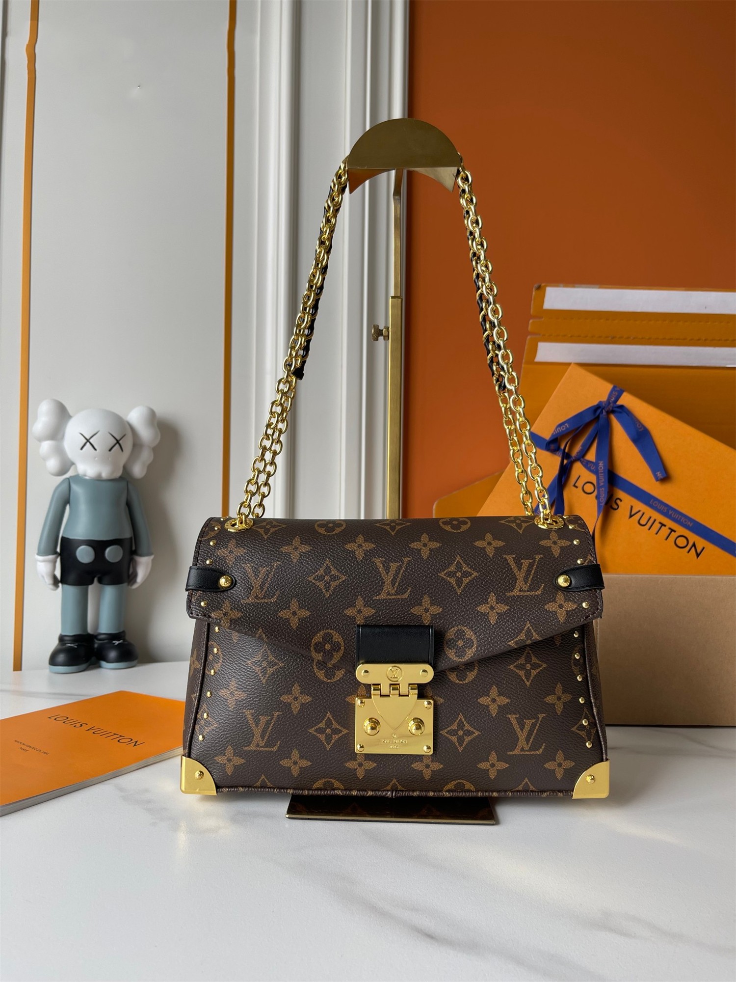 ルイヴィトンバッグ　LOUIS VUITTON　Trunkie　トランキー　ハンドバッグ　モノグラム　チェーンバッグ　レディースバッグ