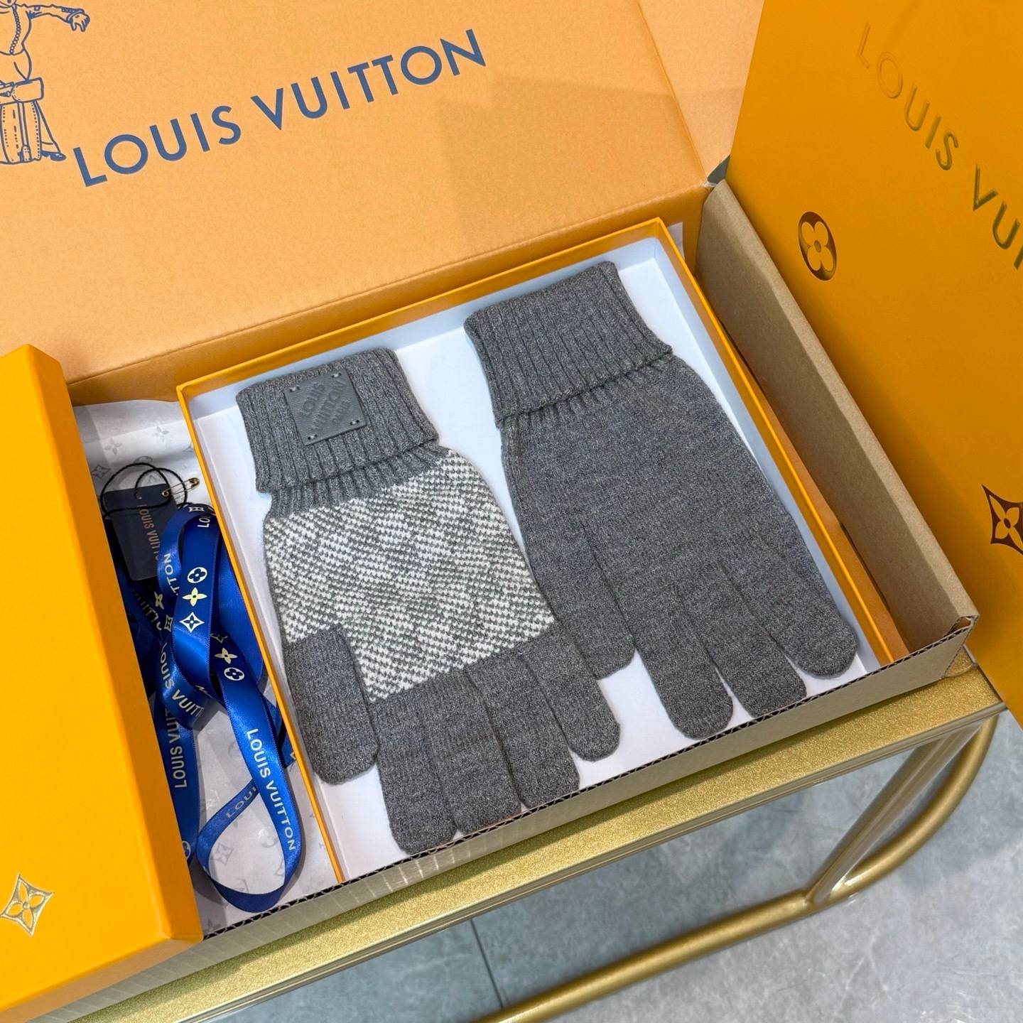 LOUIS VUITTON ルイヴィトン レディース メンズ 手袋 グローブ 本革 ウール 防寒 スマホ対応 ブラック グレー - 画像 3
