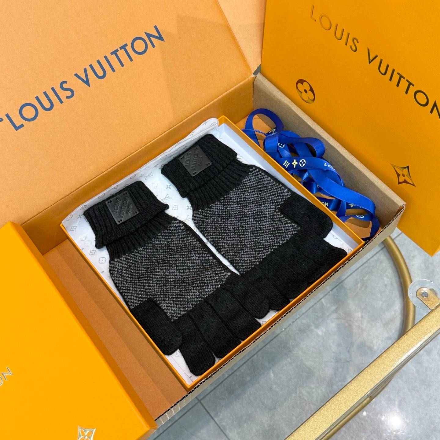 LOUIS VUITTON ルイヴィトン レディース メンズ 手袋 グローブ 本革 ウール 防寒 スマホ対応 ブラック グレー - 画像 6
