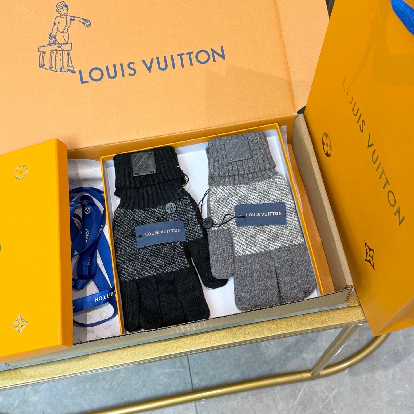 LOUIS VUITTON ルイヴィトン レディース メンズ 手袋 グローブ 本革 ウール 防寒 スマホ対応 ブラック グレー - 画像 7