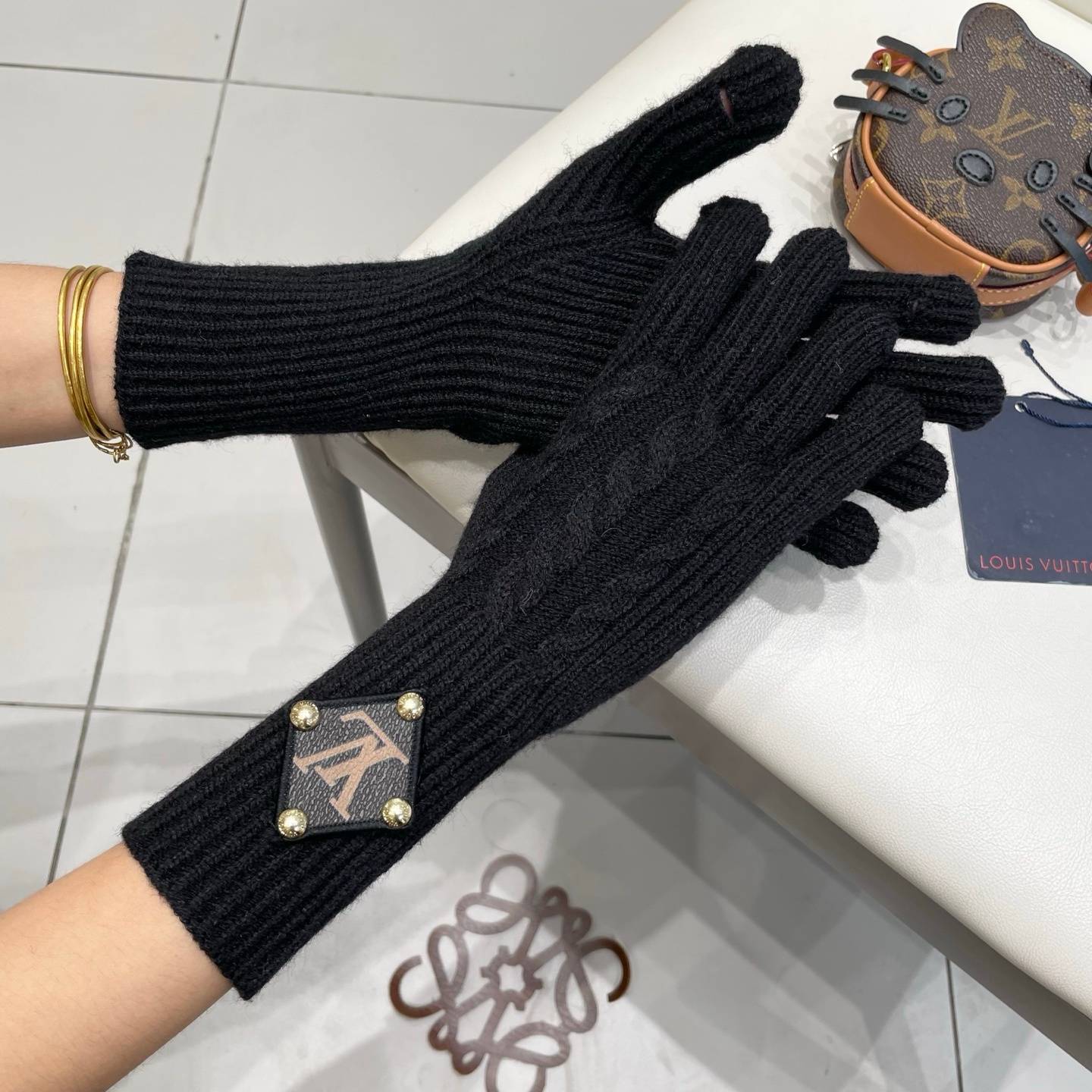 Louis Vuitton ルイヴィトン ニット手袋 高級 防寒 レッド - 画像 6