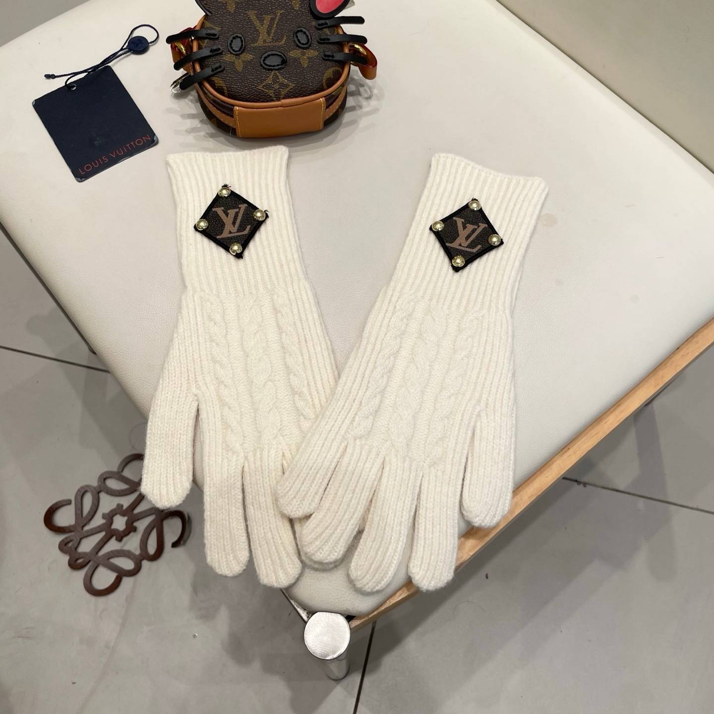 LV ルイヴィトン ニット手袋 本革 タッチパネル対応 保温 おしゃれ ブラック - 画像 2