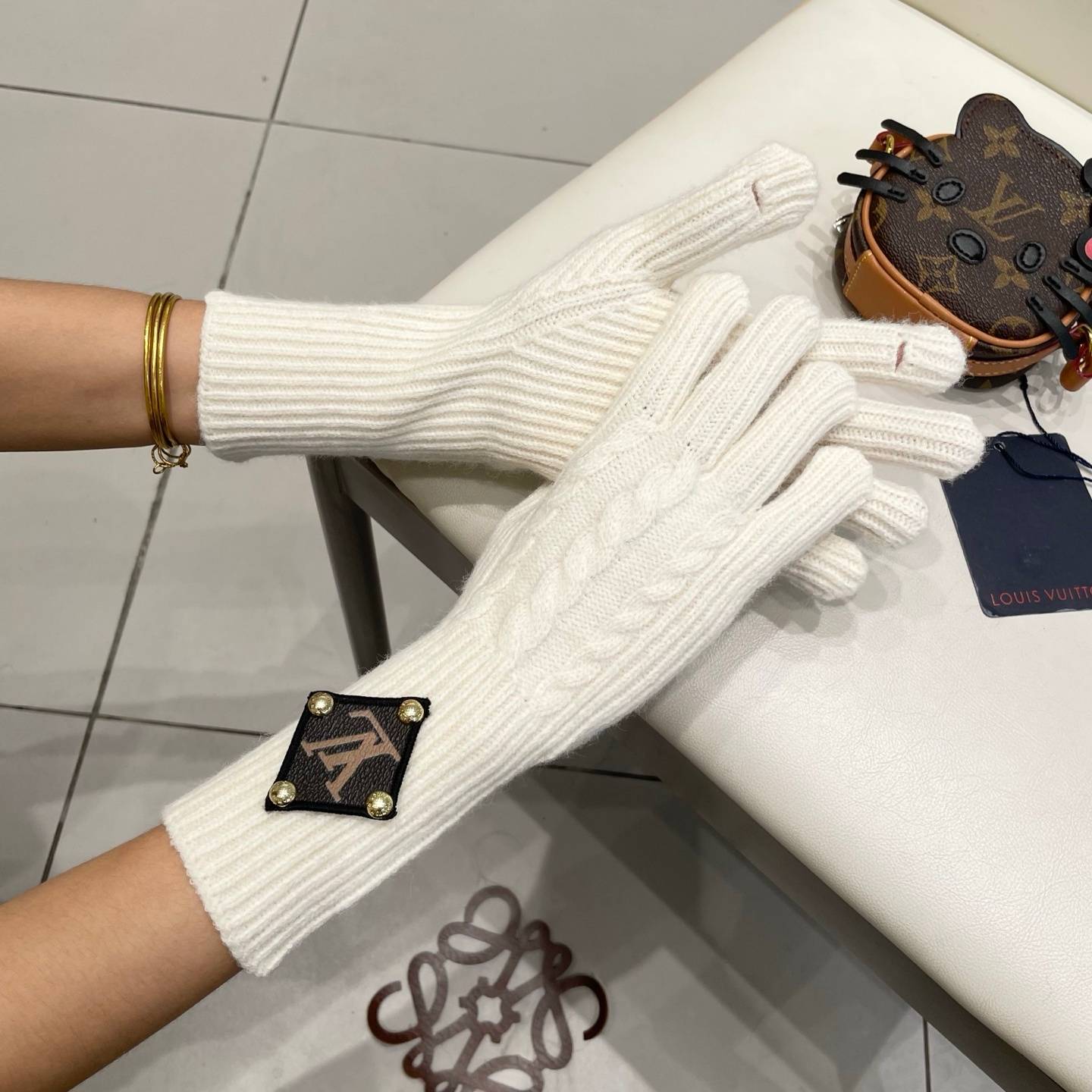 LV ルイヴィトン ニット手袋 本革 タッチパネル対応 保温 おしゃれ ブラック - 画像 3