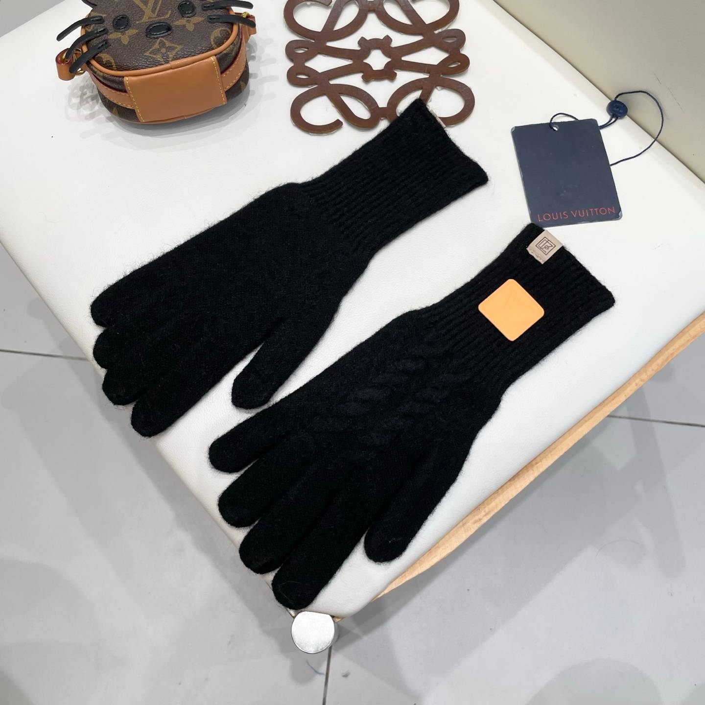 LV ルイヴィトン ニット手袋 本革 タッチパネル対応 保温 おしゃれ ブラック - 画像 8