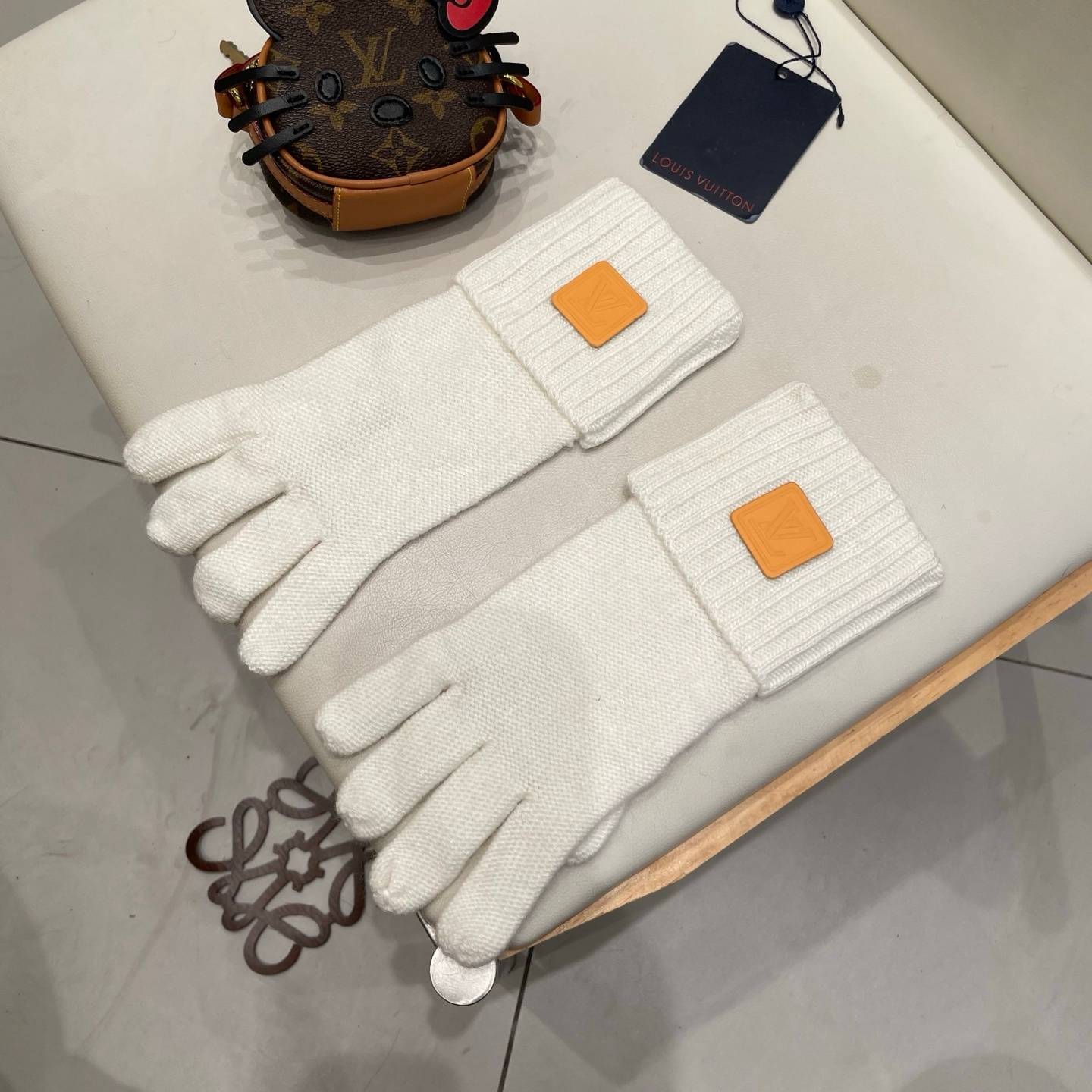 Louis Vuitton ルイ ヴィトン 手袋 秋冬 防寒 ニット ブラック ホワイト ギフト - 画像 5