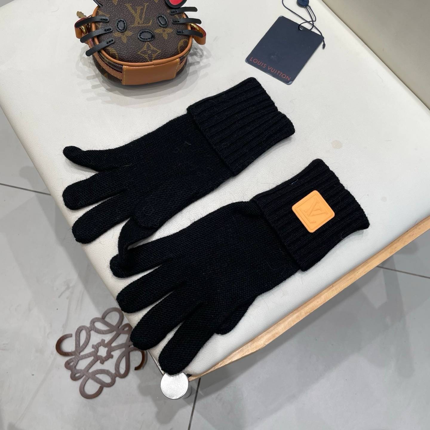 Louis Vuitton ルイ ヴィトン 手袋 秋冬 防寒 ニット ブラック ホワイト ギフト - 画像 7