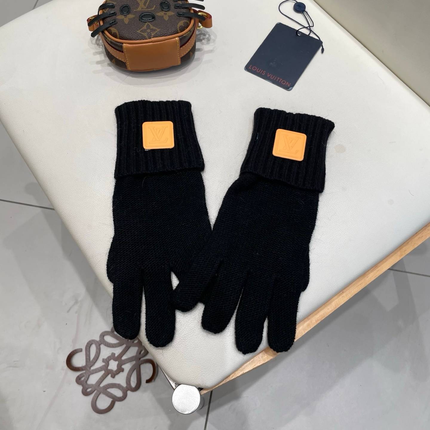 Louis Vuitton ルイ ヴィトン 手袋 秋冬 防寒 ニット ブラック ホワイト ギフト - 画像 8