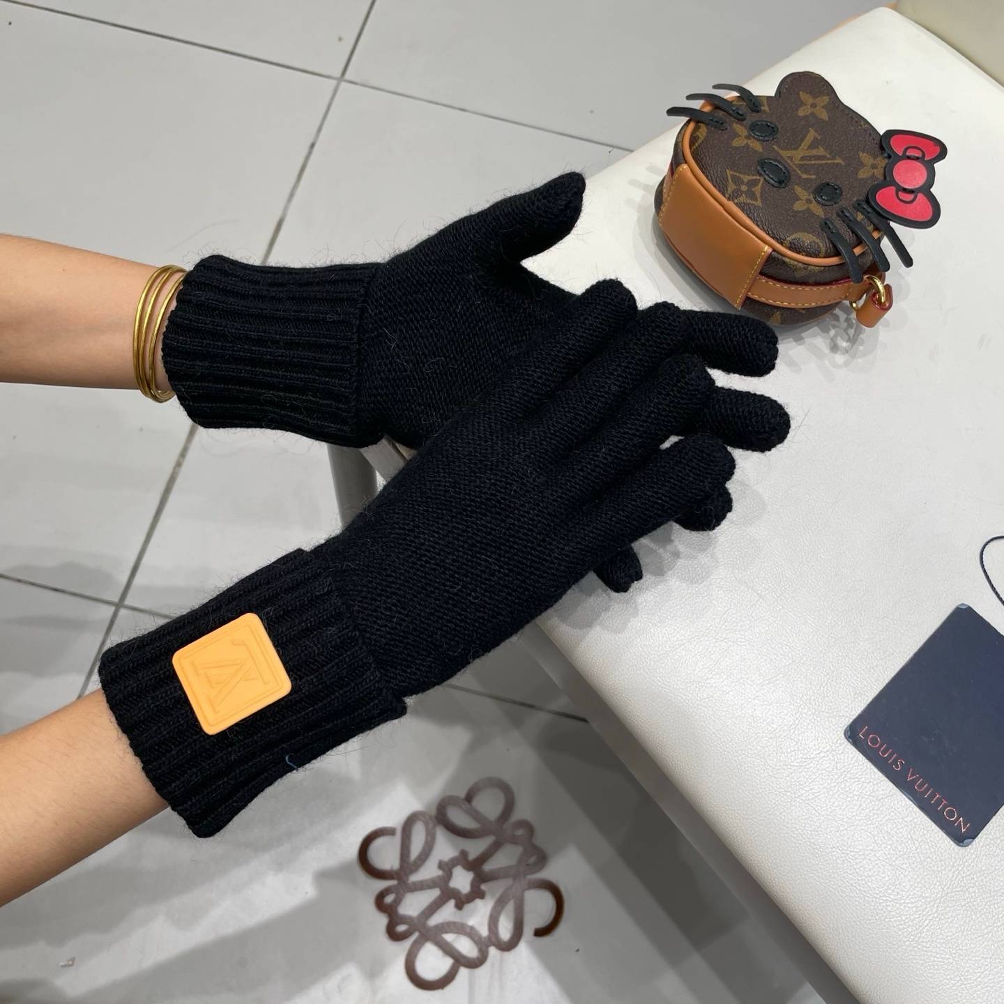 Louis Vuitton ルイ ヴィトン 手袋 秋冬 防寒 ニット ブラック ホワイト ギフト - 画像 9