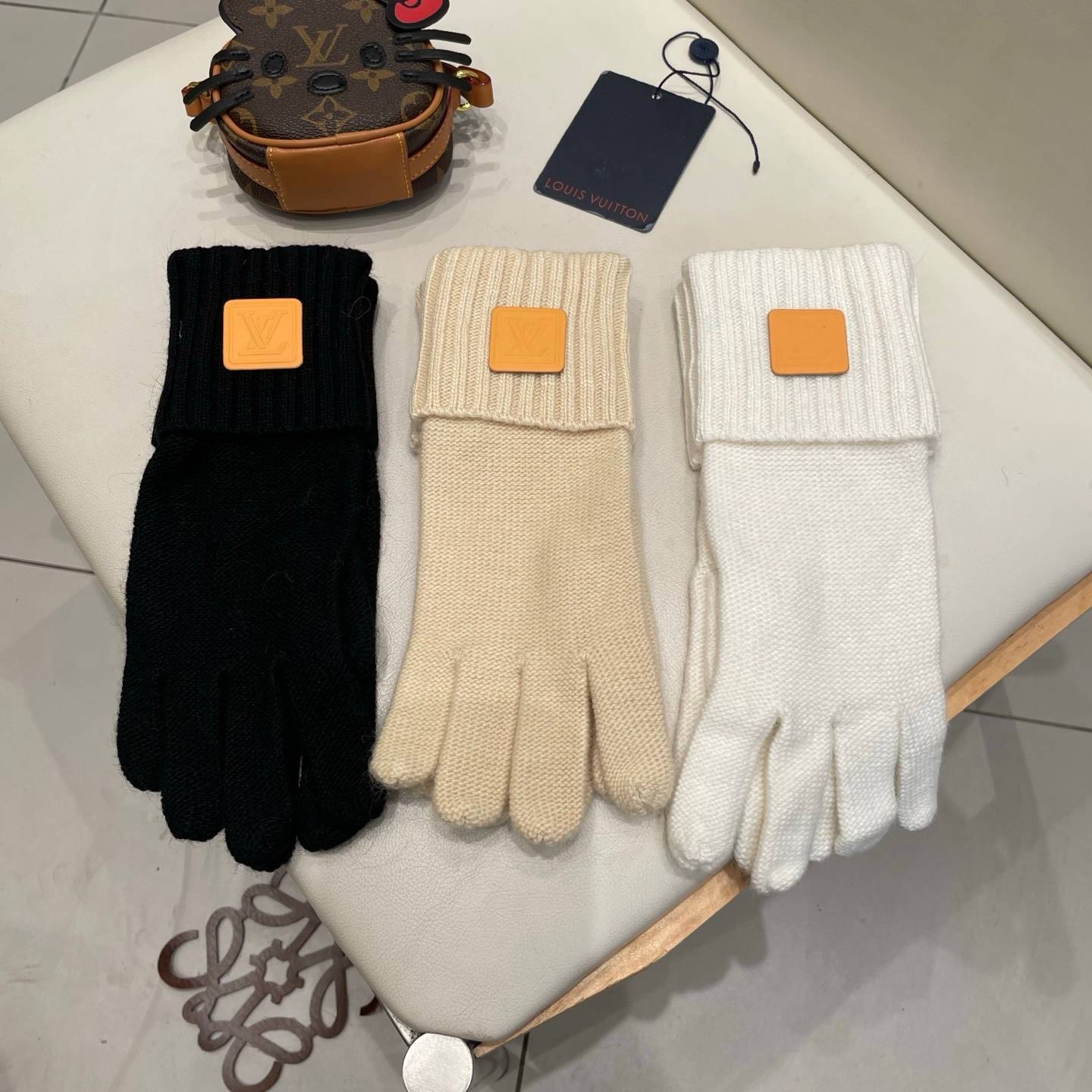 Louis Vuitton ルイ ヴィトン 手袋 秋冬 防寒 ニット ブラック ホワイト ギフト - 画像 13