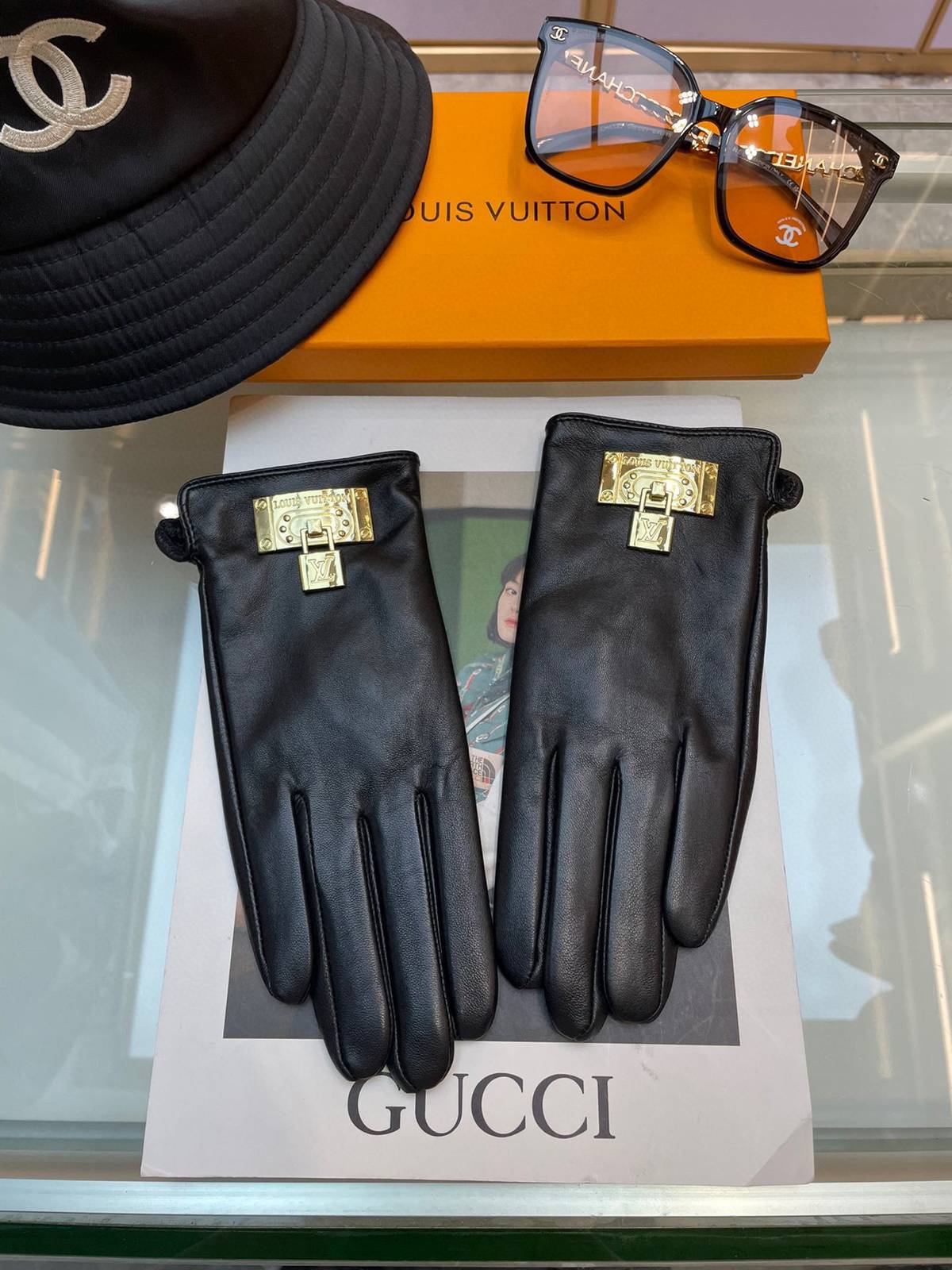 LOUIS VUITTON ルイ ヴィトン 革手袋 レザー手袋 本革 スマホ対応 保温 通勤 通学 ギフト ブラック ホワイト - 画像 13