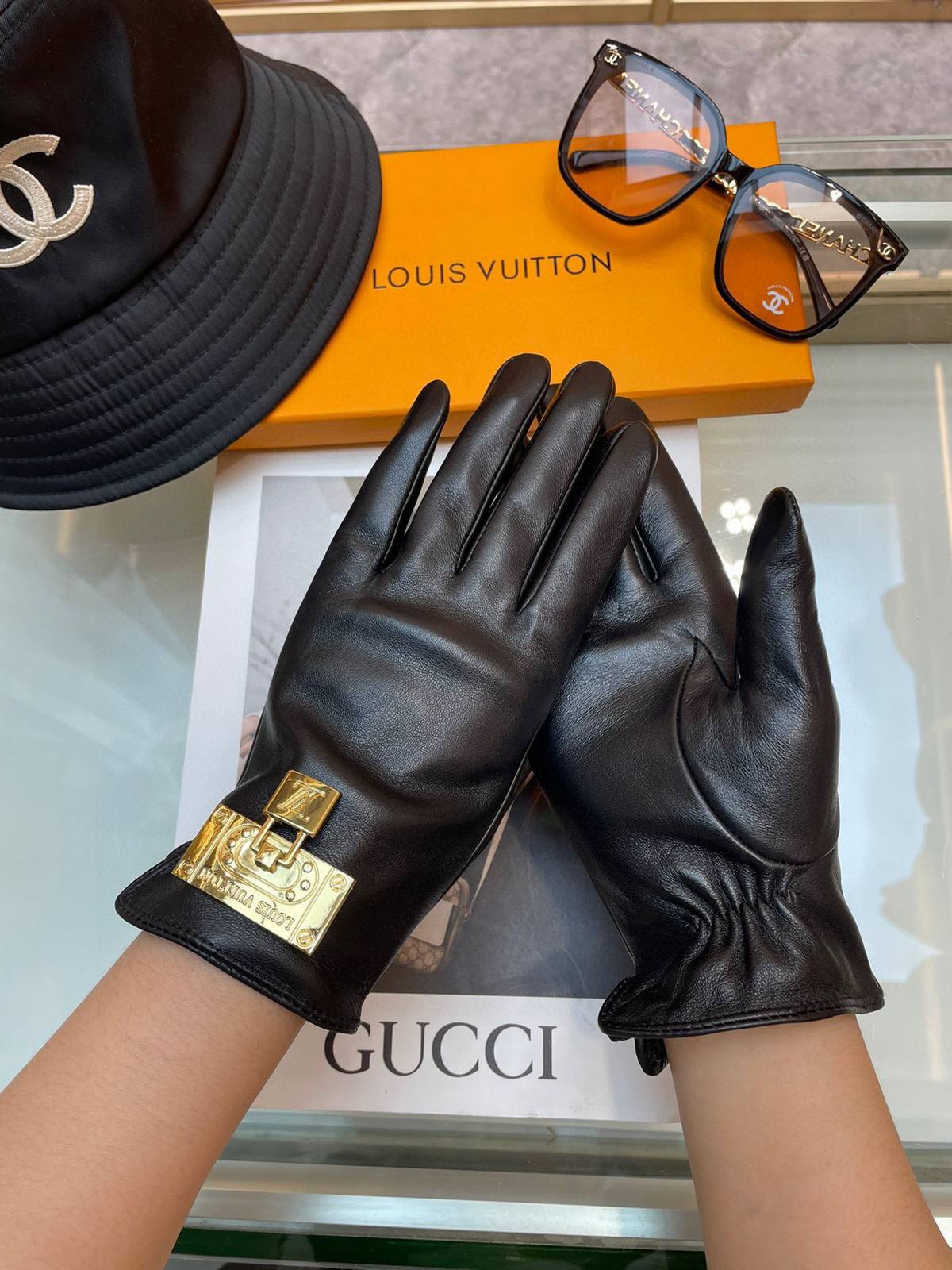 LOUIS VUITTON ルイ ヴィトン 革手袋 レザー手袋 本革 スマホ対応 保温 通勤 通学 ギフト ブラック ホワイト - 画像 14