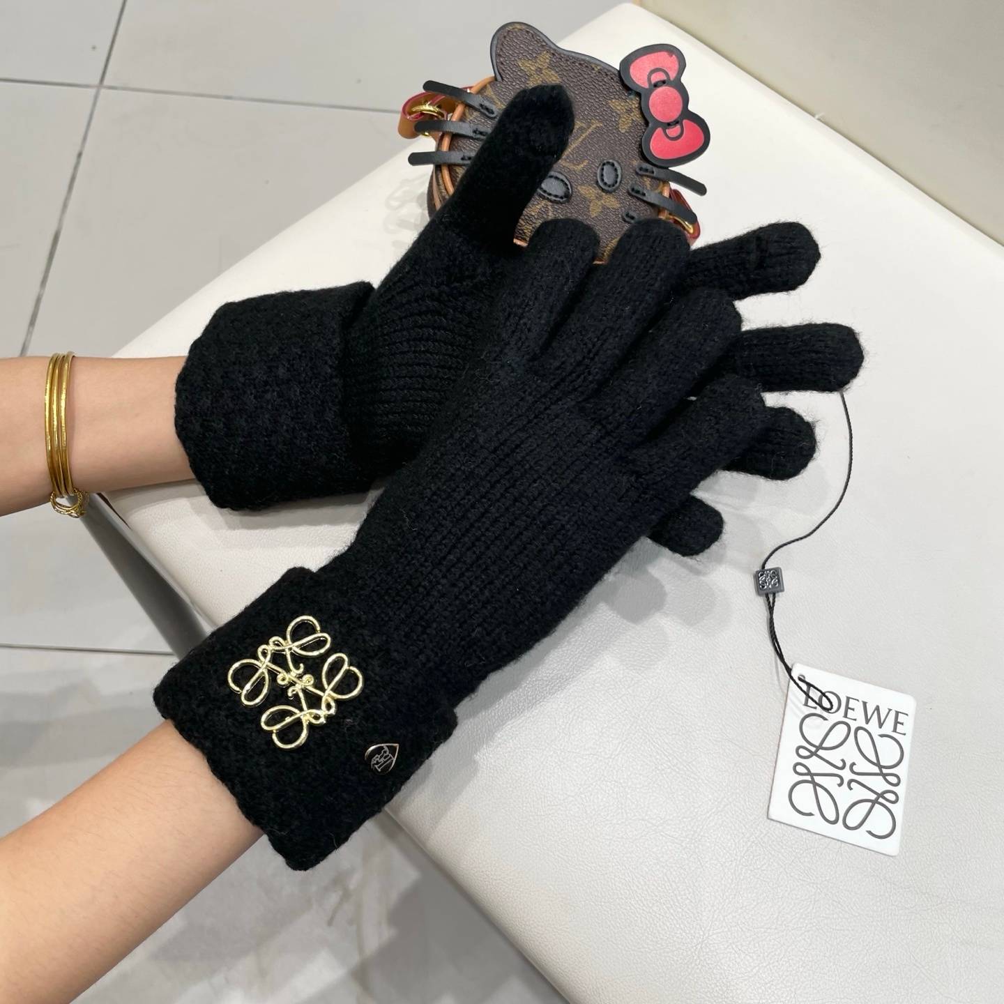 LOEWE ロエベ グローブ レディース 革手袋 本革 スマホ対応 保温 プレゼント ベージュ - 画像 6