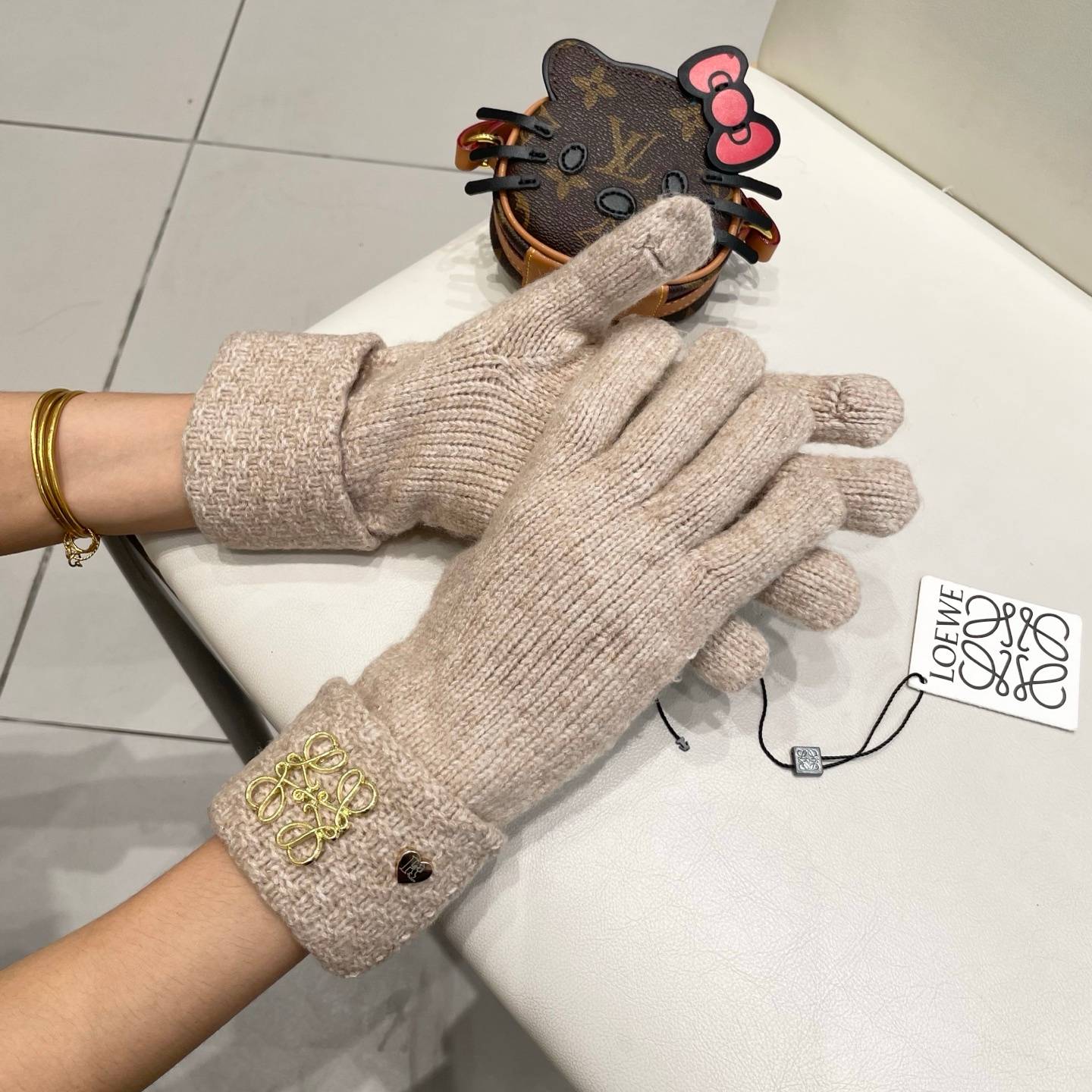 LOEWE ロエベ グローブ レディース 革手袋 本革 スマホ対応 保温 プレゼント ベージュ - 画像 12