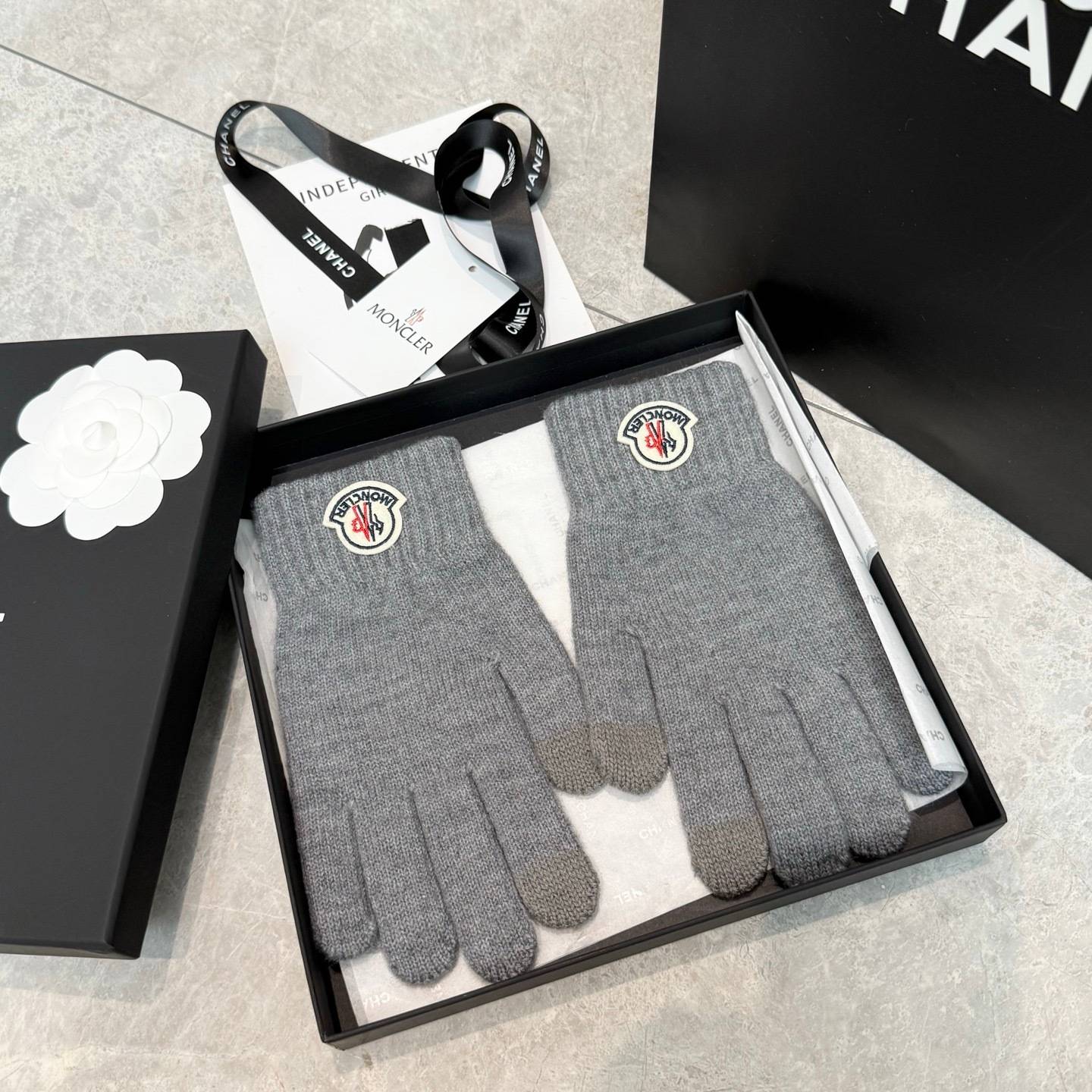 MONCLER モンクレール 手袋 ニット 防寒 保温 スマホ対応 グローブ 秋冬 ギフト グレー ホワイト - 画像 8