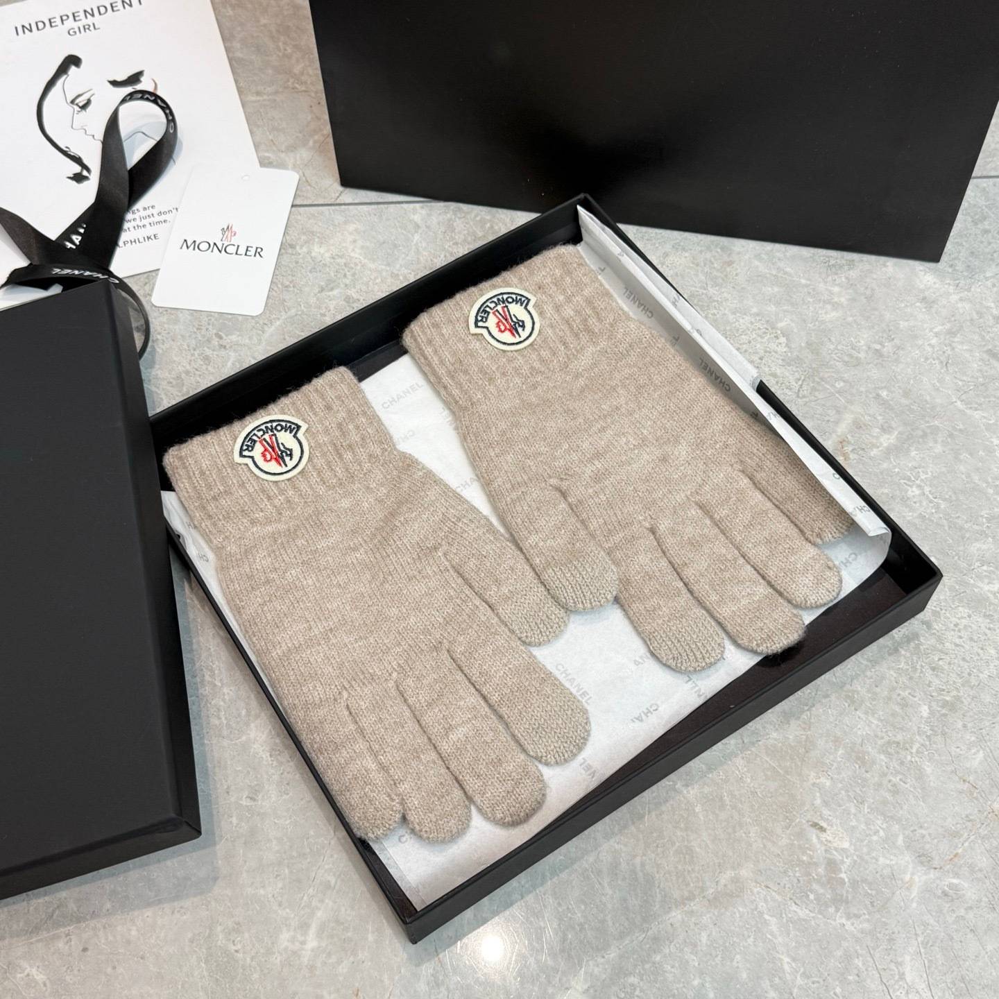MONCLER モンクレール 革手袋 本革 タッチパネル対応 裏起毛 防寒 レディース ギフト ブラック ベージュ - 画像 2