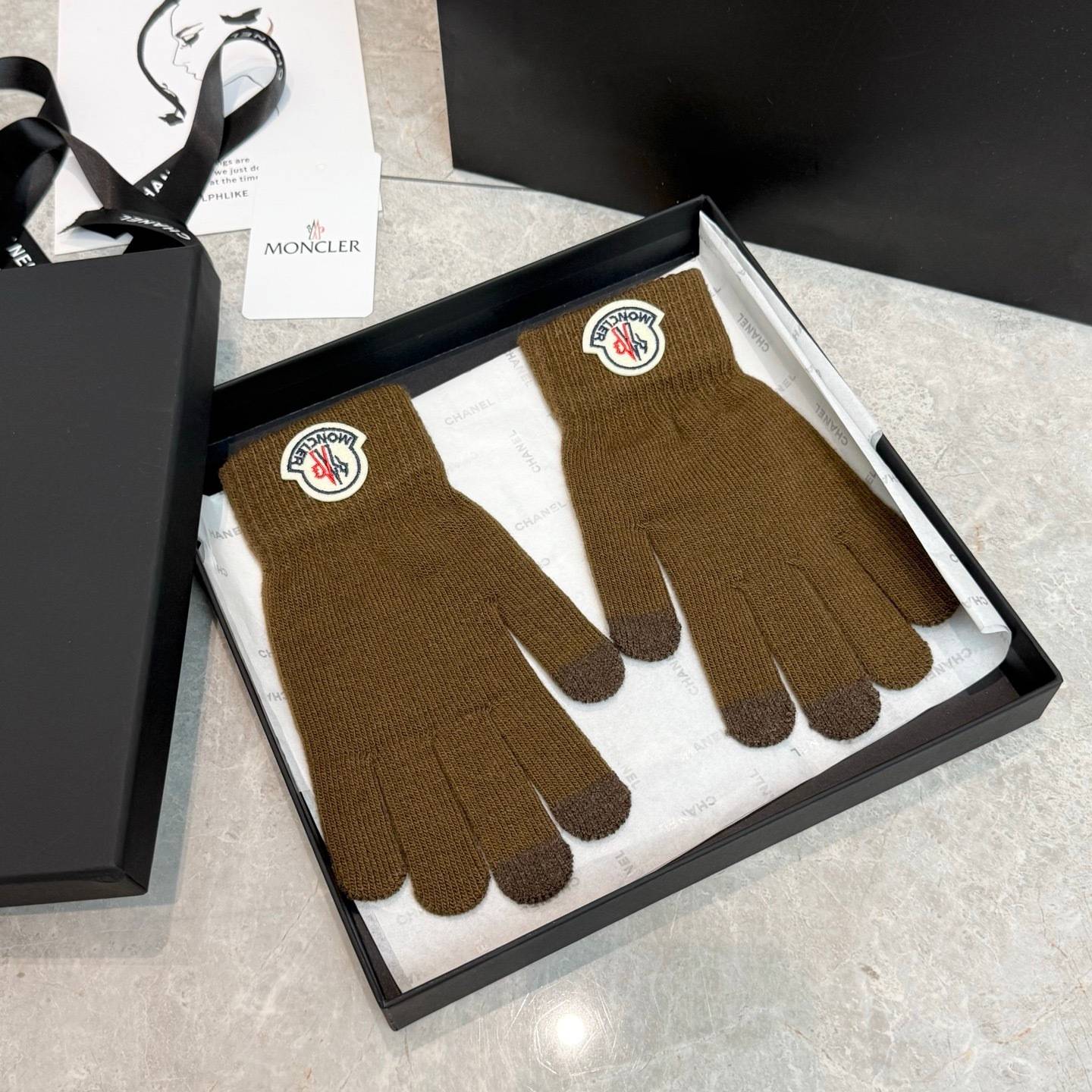 MONCLER モンクレール 革手袋 本革 タッチパネル対応 裏起毛 防寒 レディース ギフト ブラック ベージュ - 画像 4