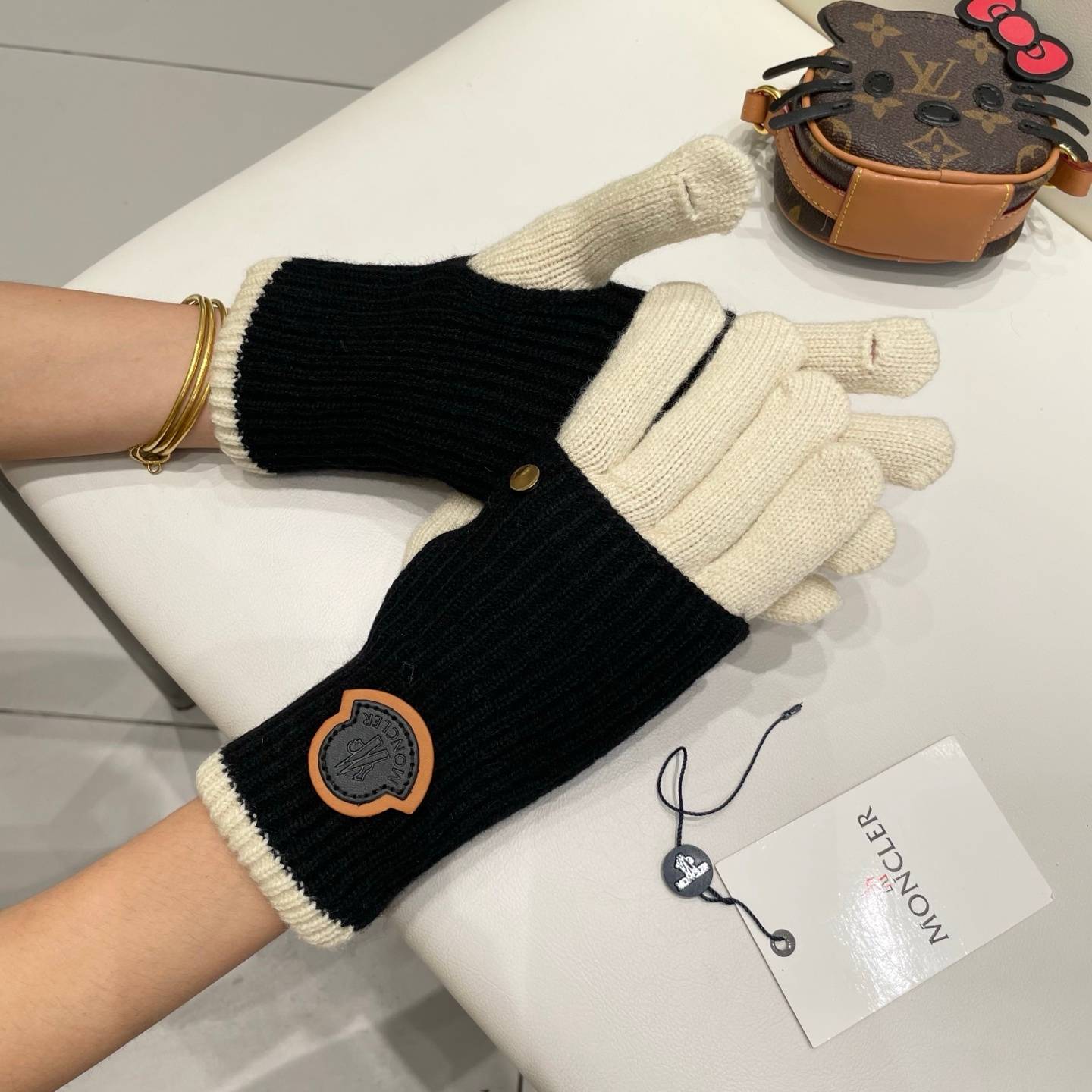 MONCLER モンクレール 革手袋 本革 タッチパネル対応 裏起毛 防寒 レディース ギフト ブラック ベージュ - 画像 8