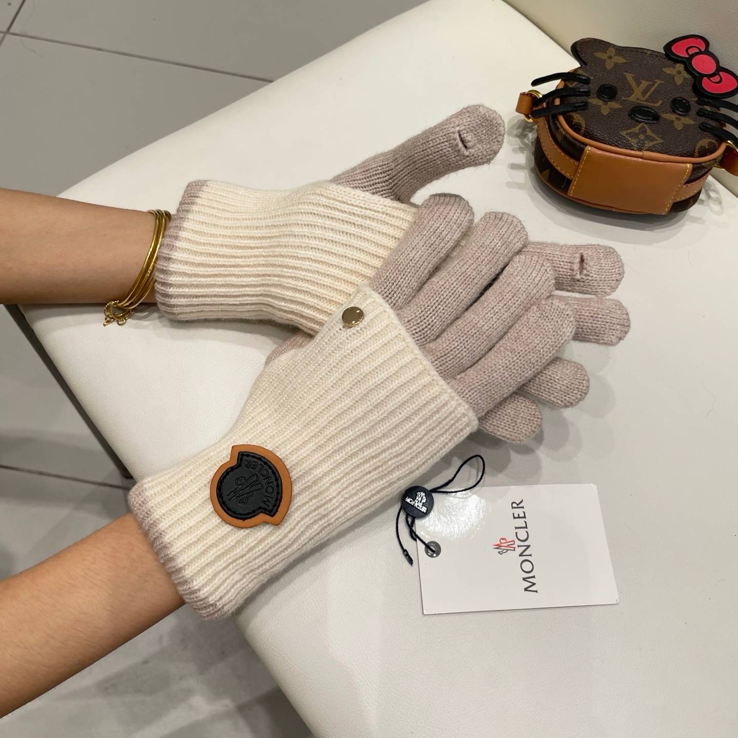 MONCLER モンクレール 革手袋 本革 タッチパネル対応 裏起毛 防寒 レディース ギフト ブラック ベージュ - 画像 11