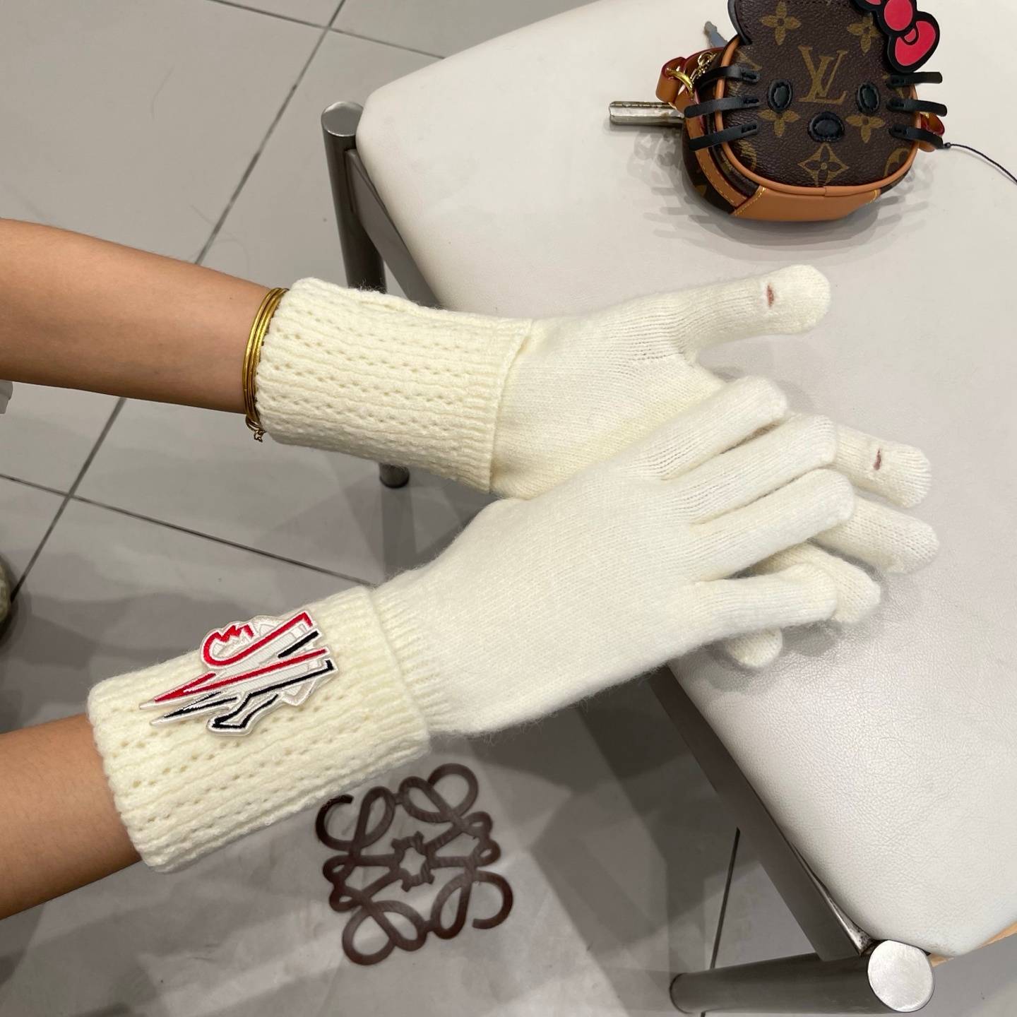 CHANEL シャネル レディース 手袋 カシミヤ混 スマホ対応 防寒 おしゃれ ホワイト - 画像 3