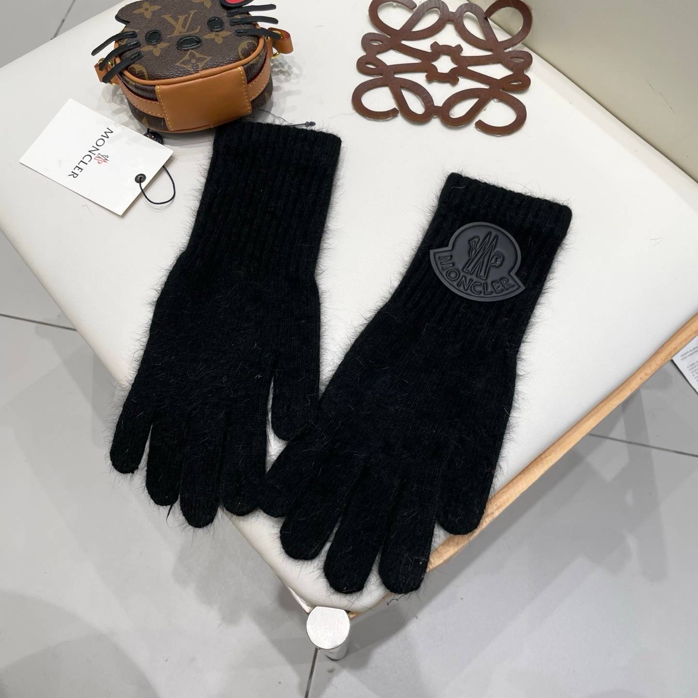 MONCLER モンクレール レディース 手袋 長手袋 ニット手袋 防寒 秋冬 高級感 おしゃれ 冬物 アウター ベージュ - 画像 5