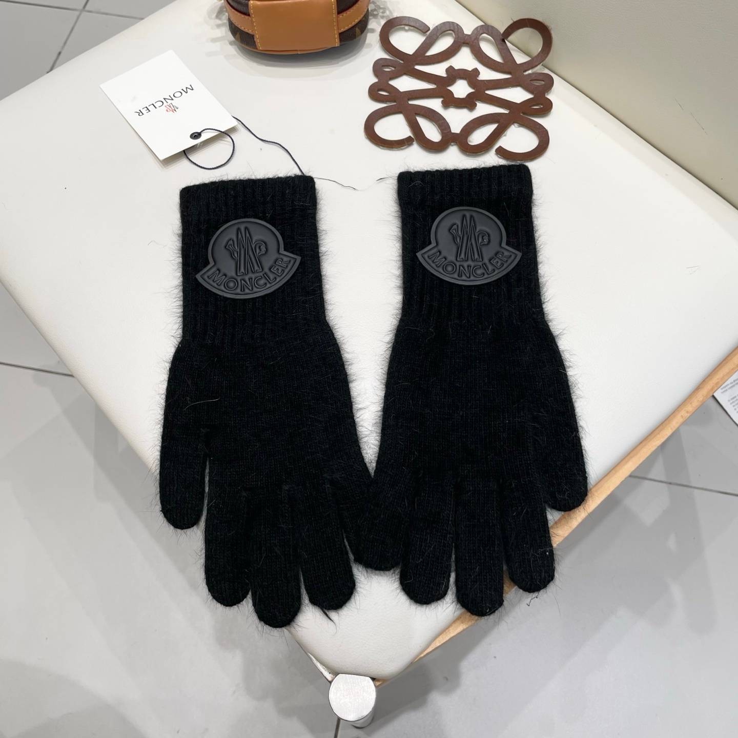 MONCLER モンクレール レディース 手袋 長手袋 ニット手袋 防寒 秋冬 高級感 おしゃれ 冬物 アウター ベージュ - 画像 6