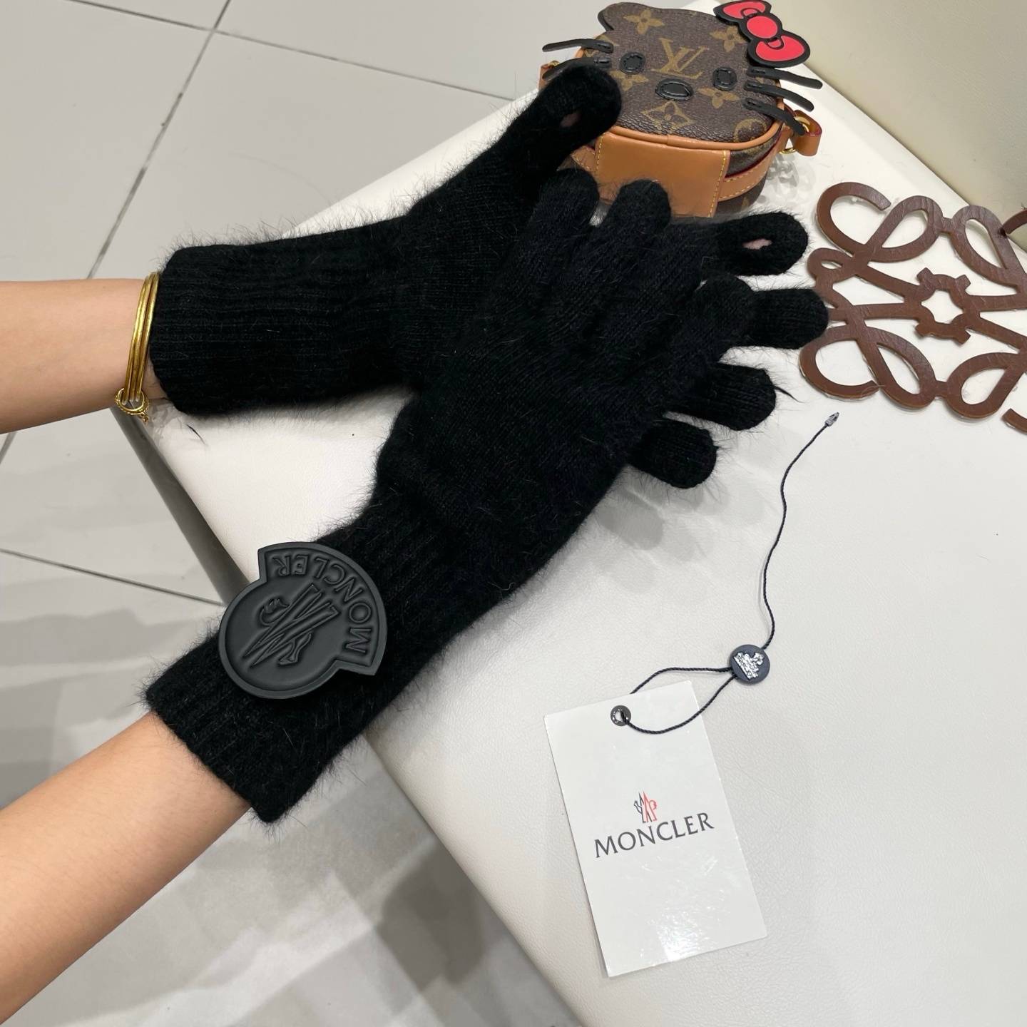 MONCLER モンクレール レディース 手袋 長手袋 ニット手袋 防寒 秋冬 高級感 おしゃれ 冬物 アウター ベージュ - 画像 7