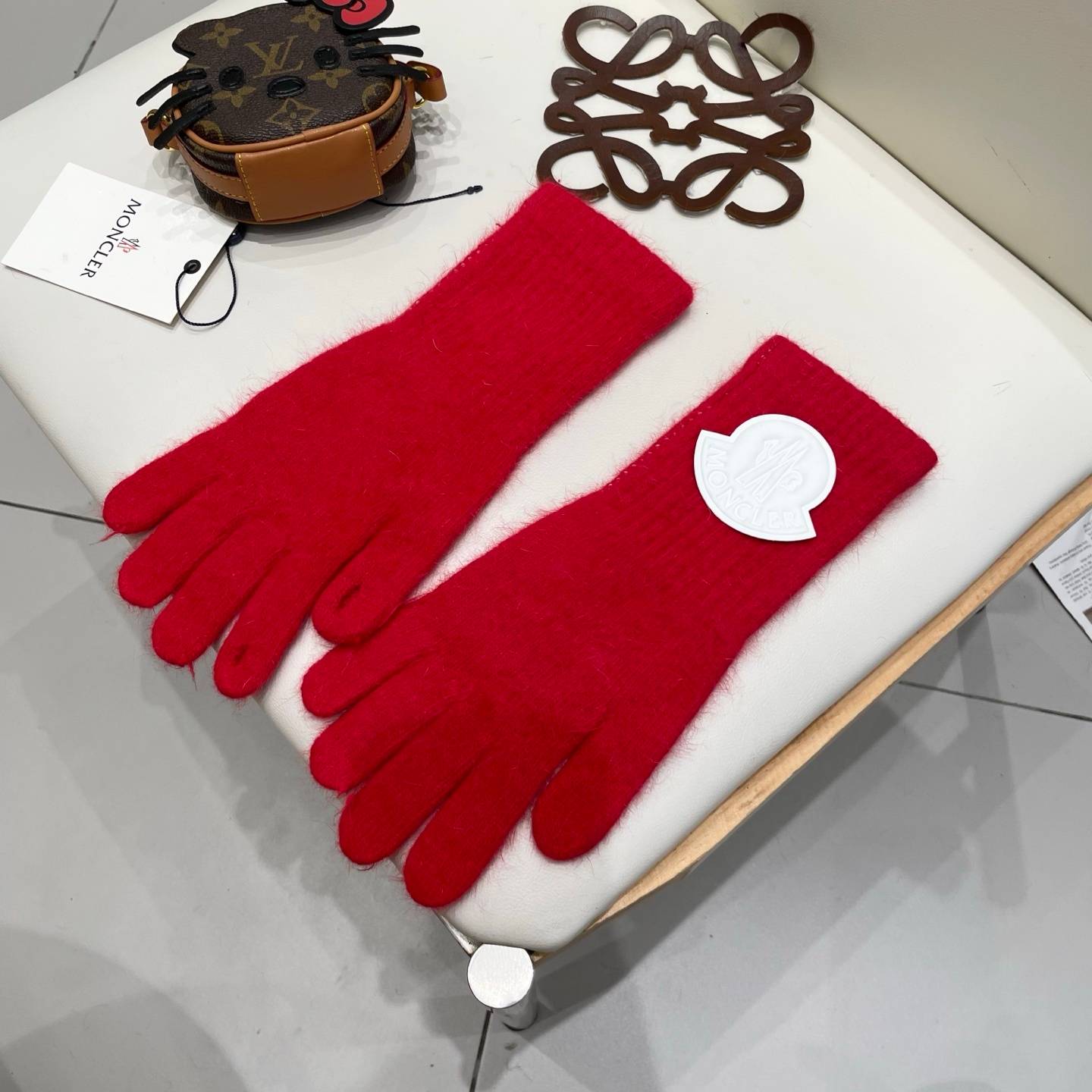 MONCLER モンクレール レディース 手袋 ニット手袋 長め パッチ 防寒 保温 高級 レッド