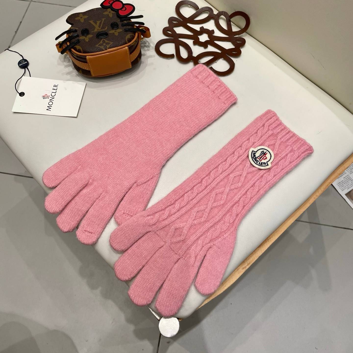 MONCLER モンクレール レディース 手袋 ニット手袋 長め パッチ 防寒 保温 高級 レッド - 画像 14