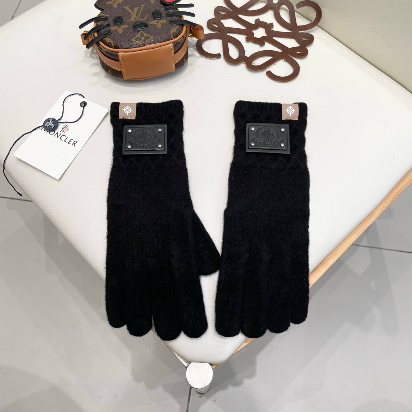 Moncler モンクレール ニット手袋 長手袋 防寒 編み柄 ブラック ピンク ホワイト グレー - 画像 8