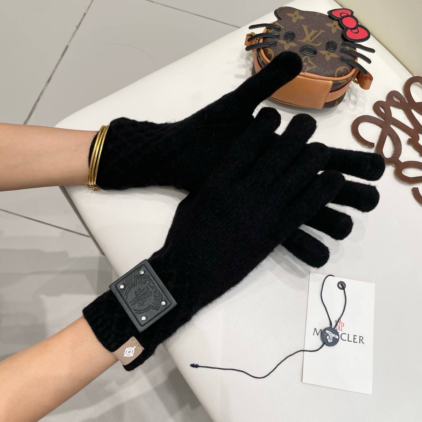 Moncler モンクレール ニット手袋 長手袋 防寒 編み柄 ブラック ピンク ホワイト グレー - 画像 9