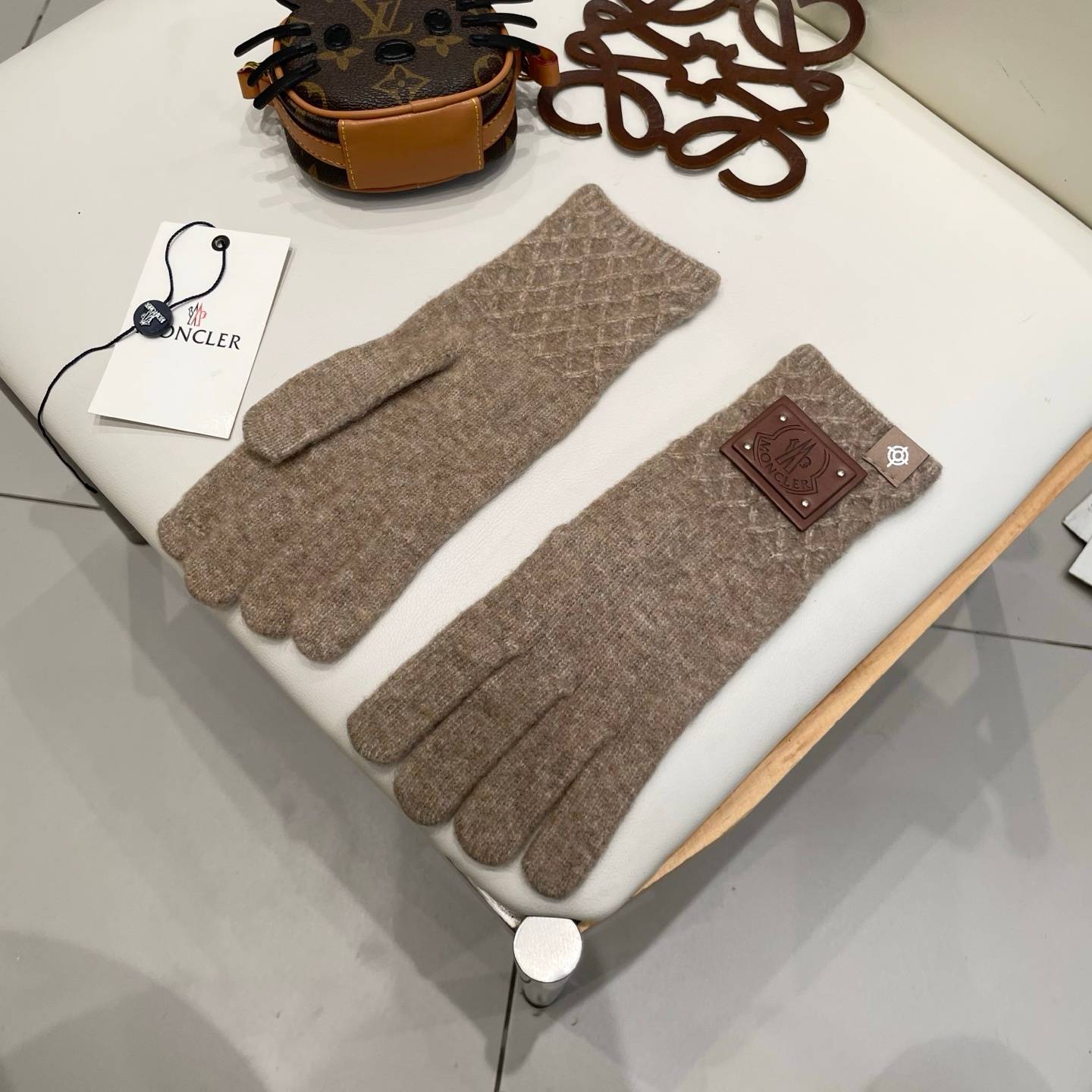 Moncler モンクレール ニット手袋 長手袋 防寒 編み柄 ブラック ピンク ホワイト グレー - 画像 10