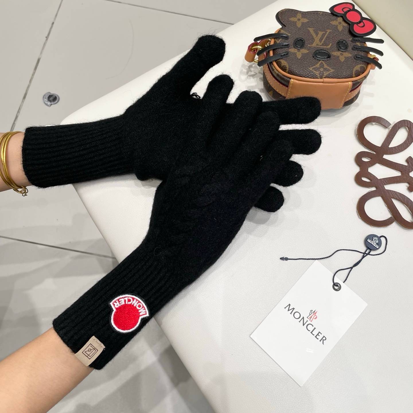 Moncler モンクレール ニット手袋 防寒 保温 レディース ロゴ 長手袋 レッド - 画像 6