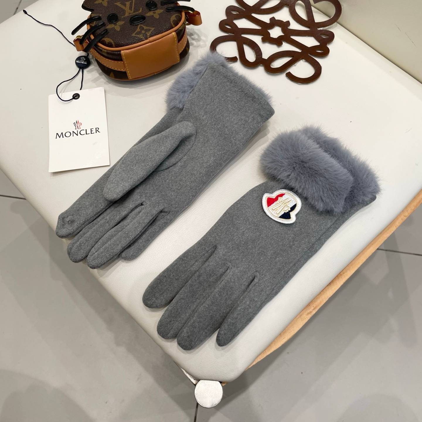 Moncler モンクレール ニット手袋 防寒 保温 レディース ロゴ 長手袋 レッド - 画像 8