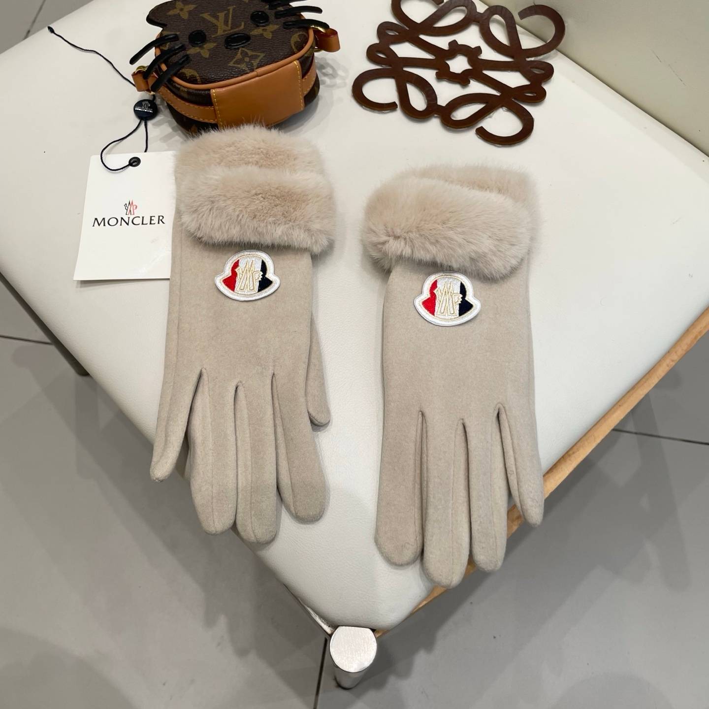 Moncler モンクレール ニット手袋 防寒 保温 レディース ロゴ 長手袋 レッド - 画像 12