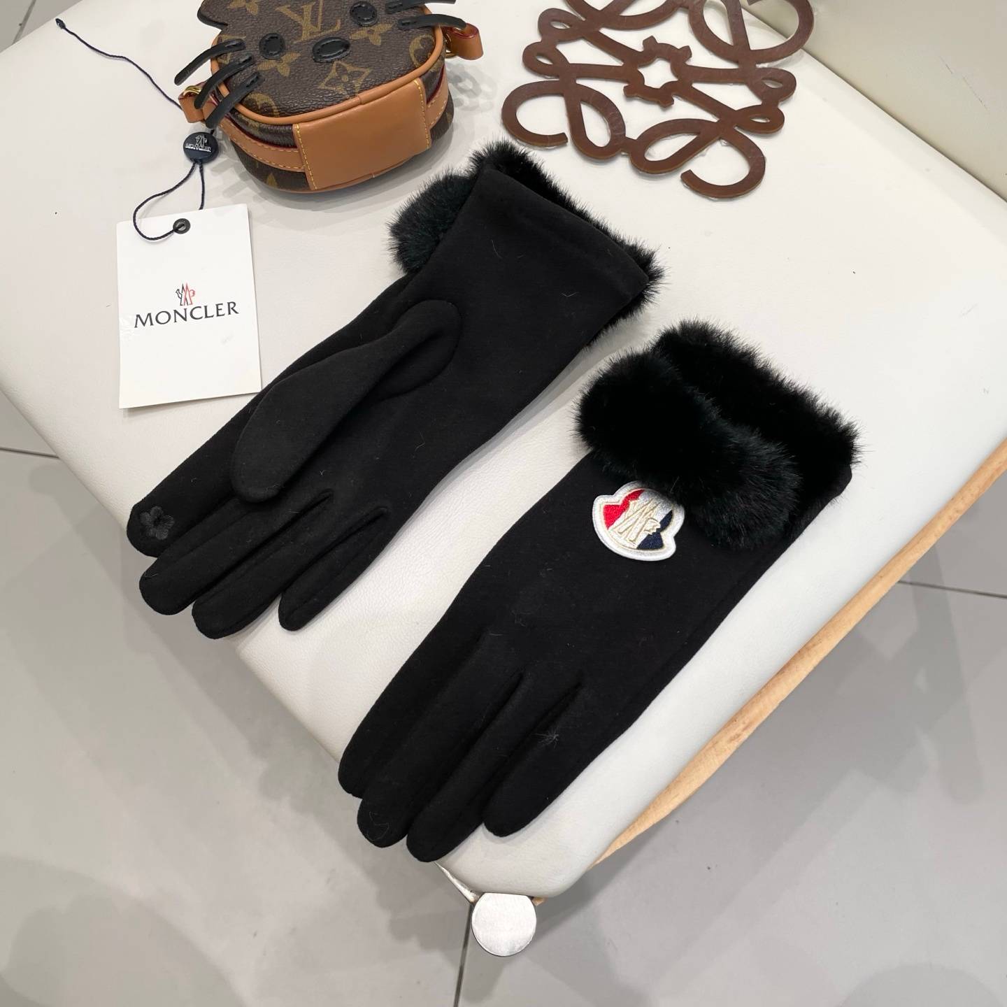 Moncler モンクレール ニット手袋 防寒 保温 レディース ロゴ 長手袋 レッド - 画像 14