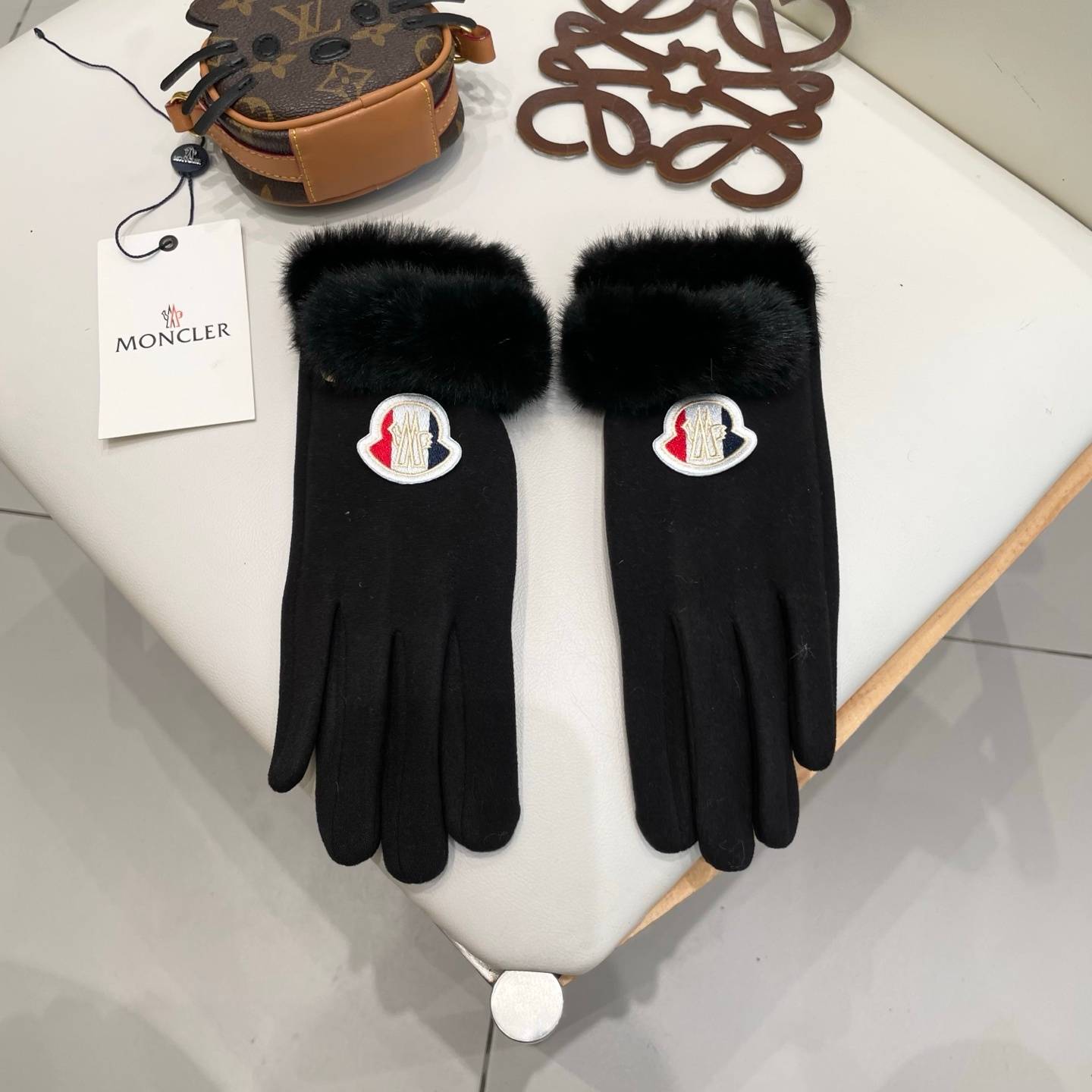 Moncler モンクレール ニット手袋 防寒 保温 レディース ロゴ 長手袋 レッド - 画像 15