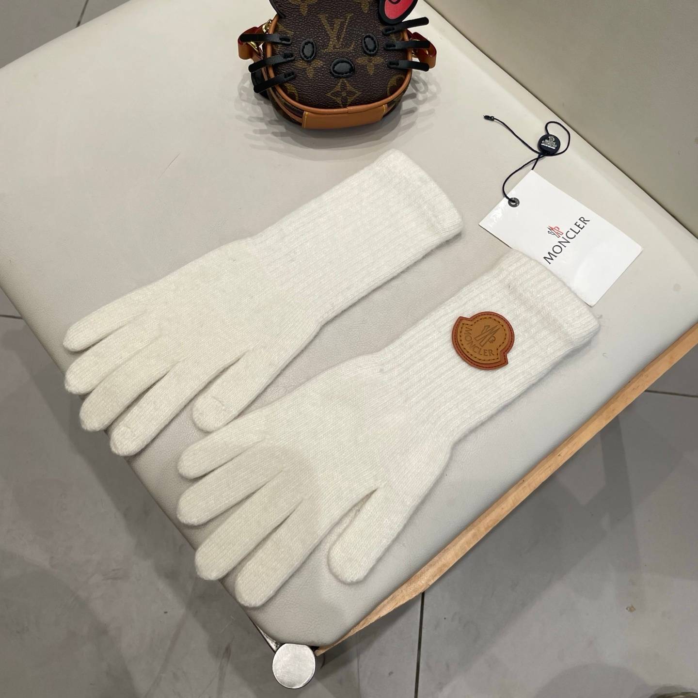 Moncler モンクレール ニット手袋 防寒 保温 レディース ロゴ 長手袋 レッド - 画像 18