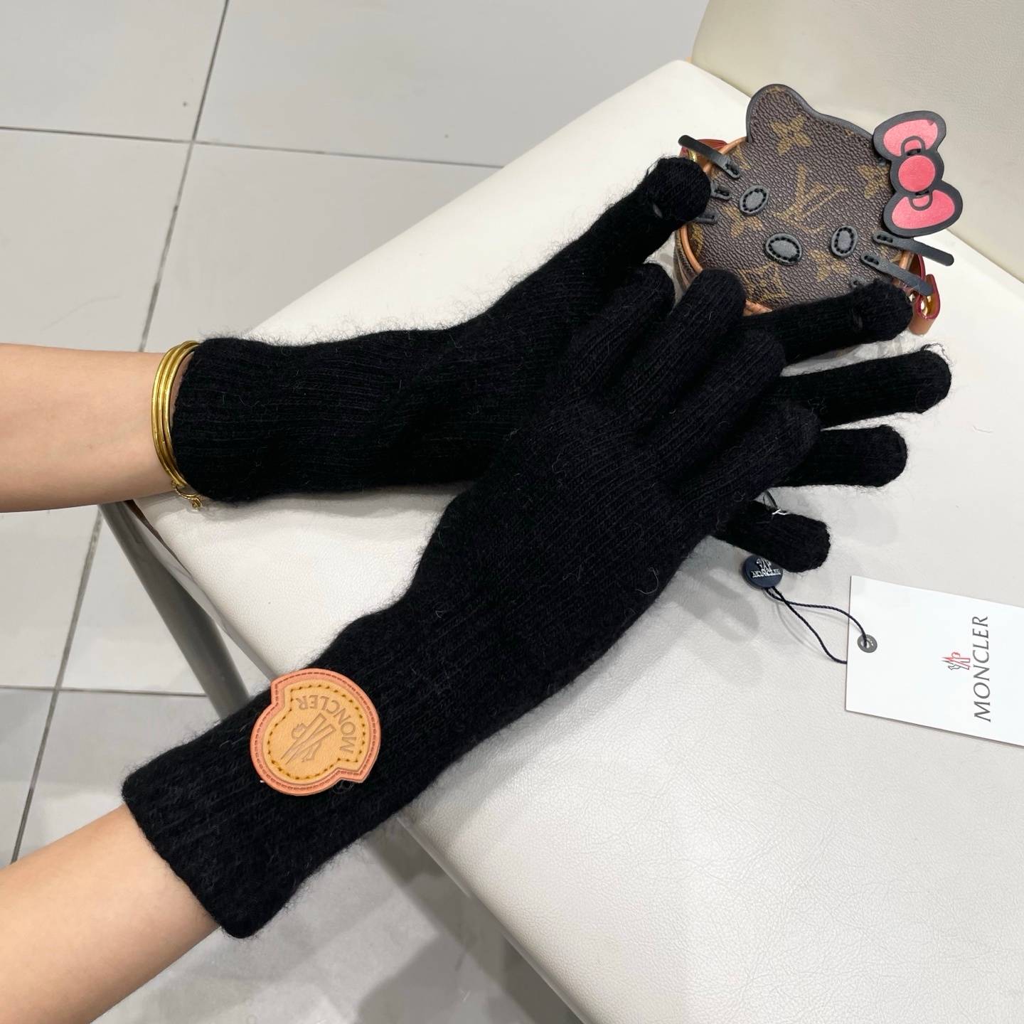 MONCLER モンクレール レディース 手袋 ニット手袋 長袖 ウール 保温 防寒 ロゴ 高級感 ホワイト レッド - 画像 11