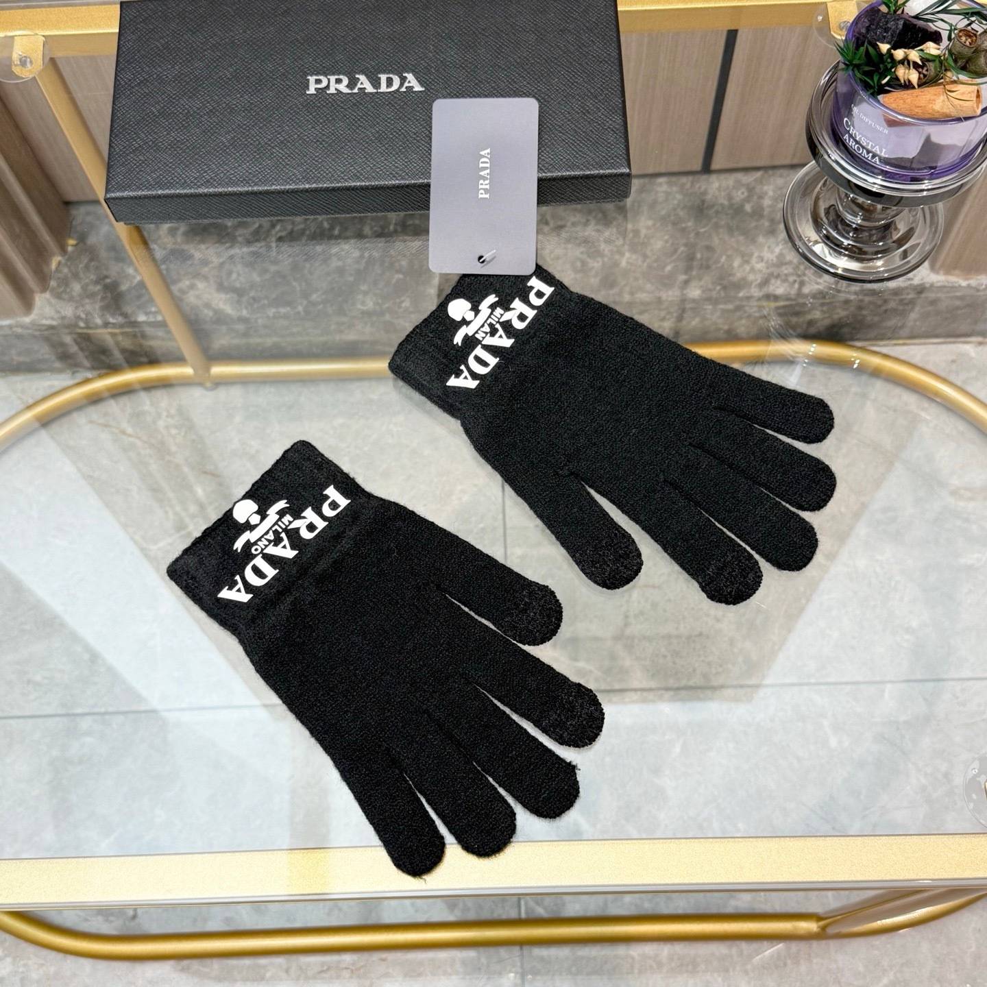 PRADA プラダ 手袋 レディース ニット手袋 秋冬 防寒 ロゴ入り 高級感 全2色 - 画像 4