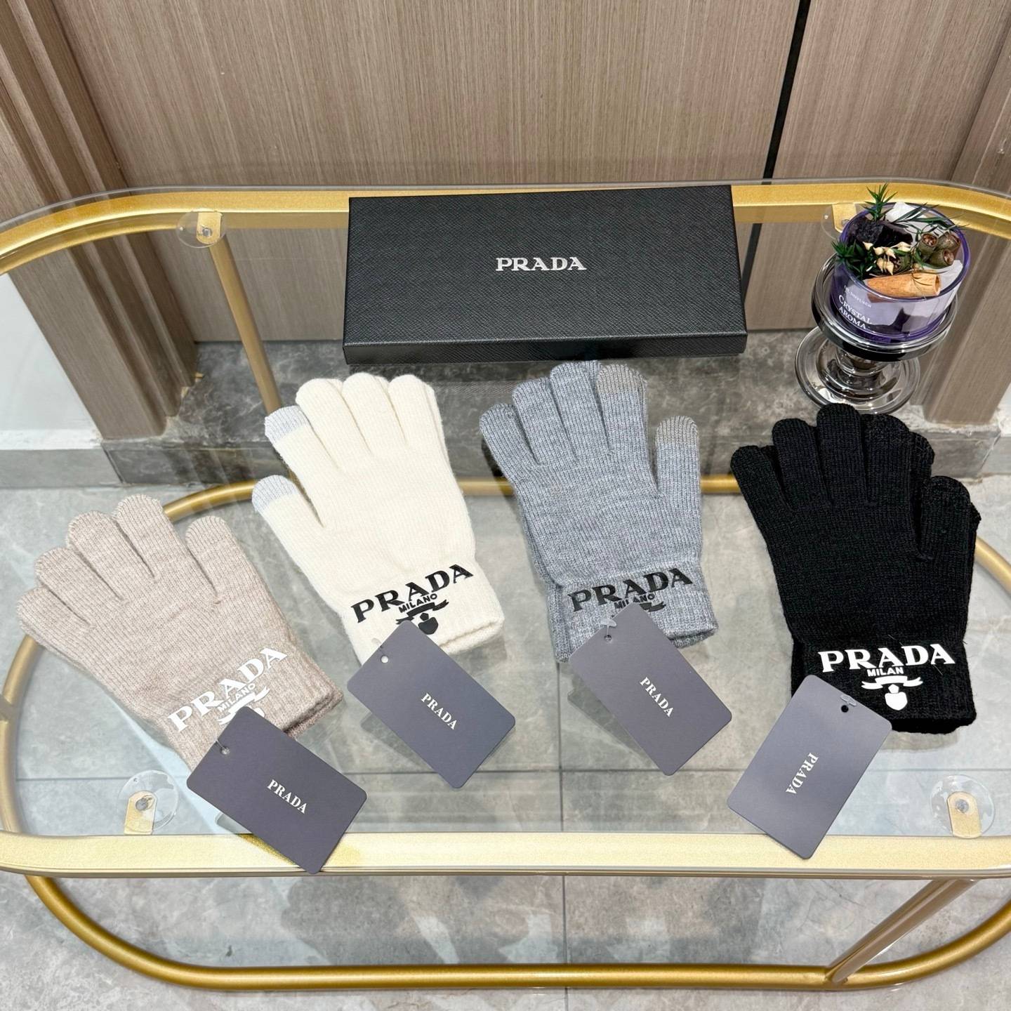 PRADA プラダ 手袋 レディース ニット手袋 秋冬 防寒 ロゴ入り 高級感 全2色 - 画像 9