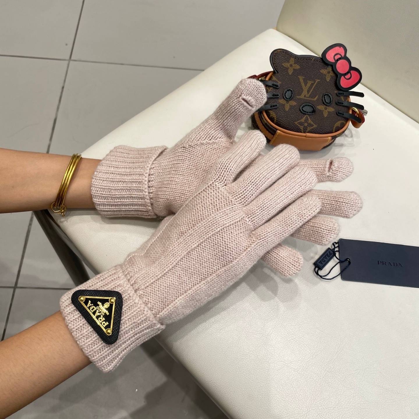 PRADA プラダ ニット手袋 グローブ 防寒 通勤 高級感 レッド - 画像 6