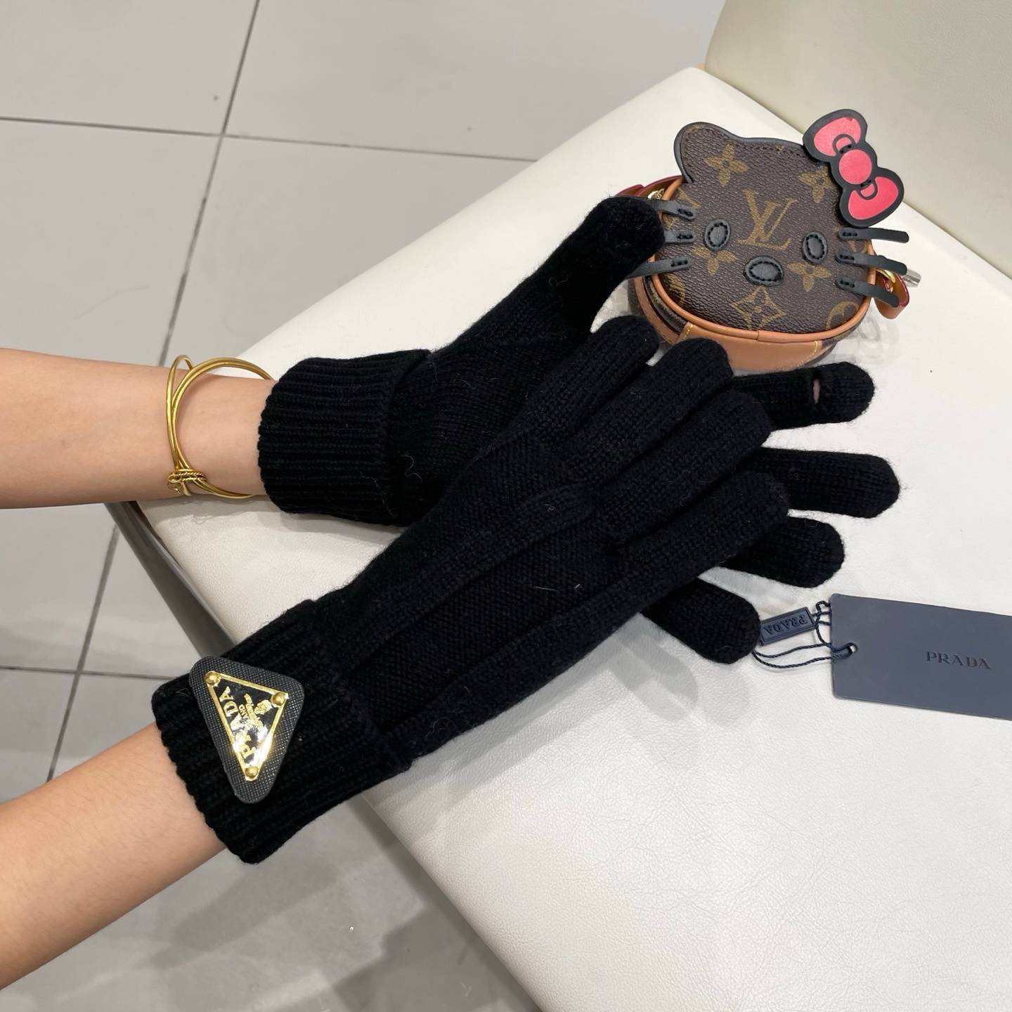 PRADA プラダ ニット手袋 グローブ 防寒 通勤 高級感 レッド - 画像 9