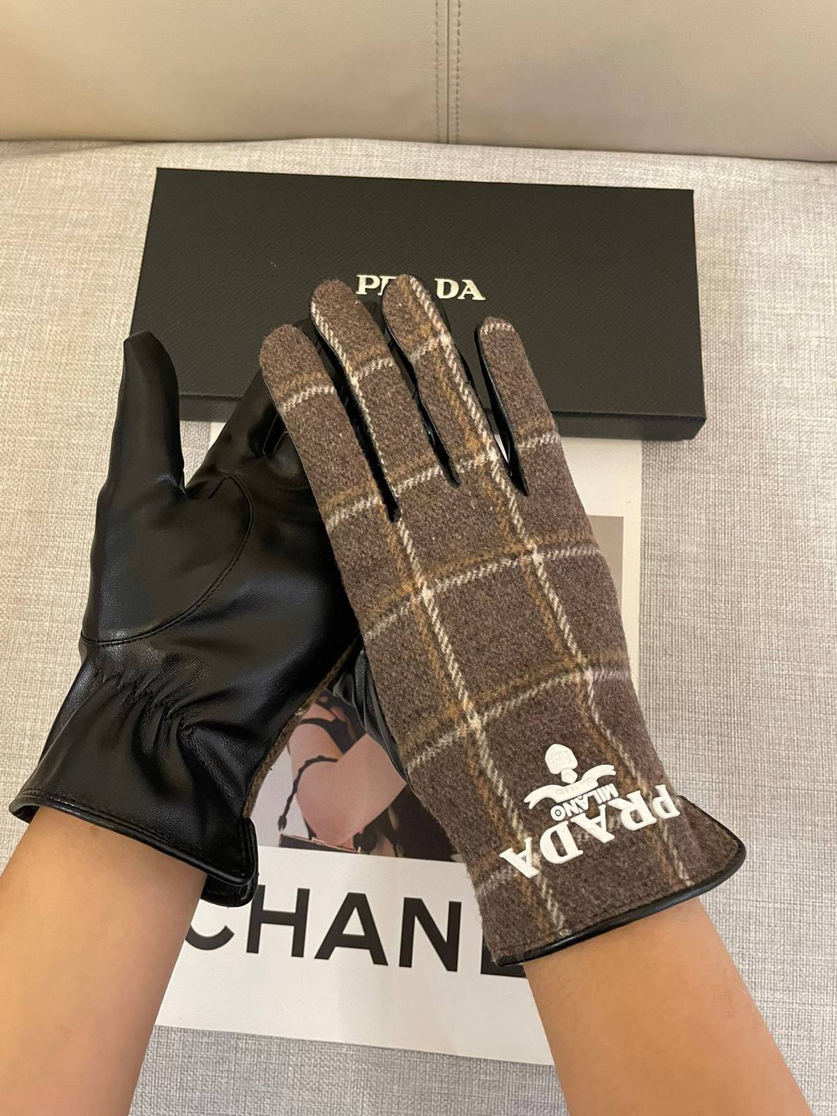Prada プラダ 長手袋 グローブ 毛素材 ファー風 防寒 保温 おしゃれ 高級感 通勤 贈り物 ブラック - 画像 10