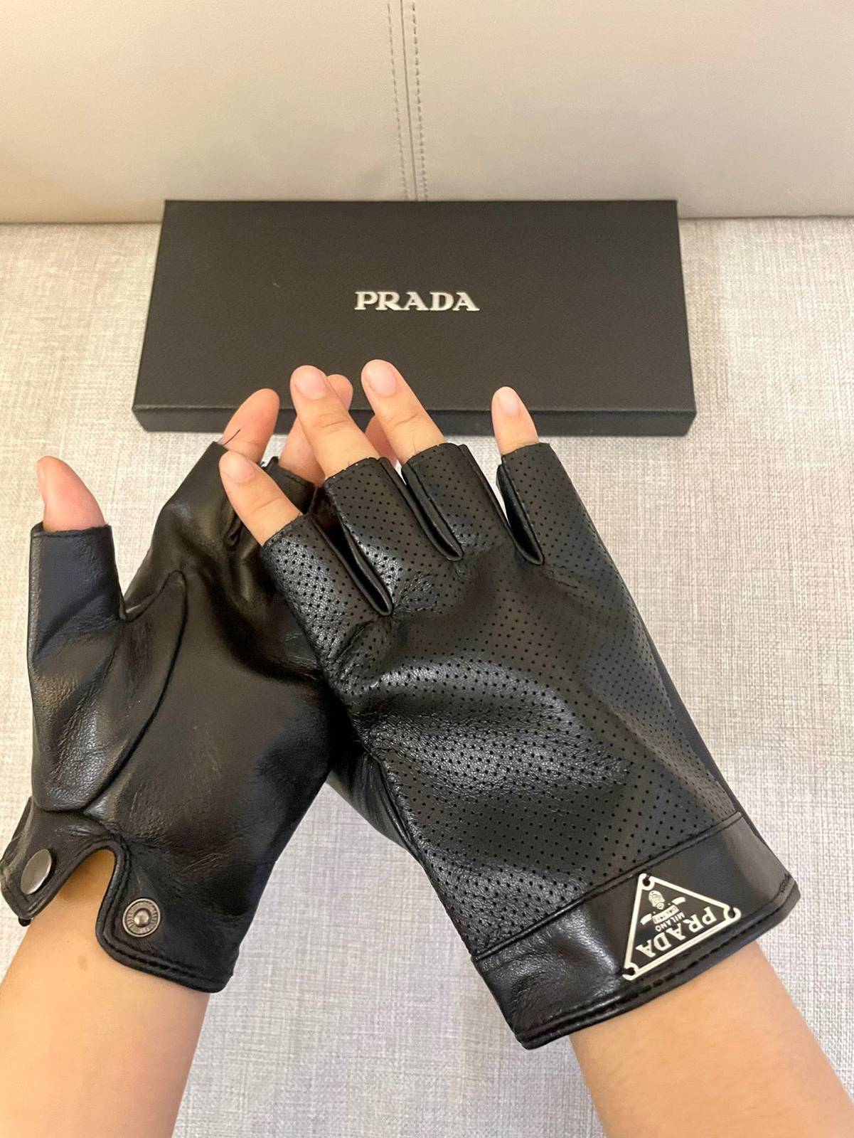 Prada プラダ レザー手袋 本革 通勤 防寒 高級 女性 ブラウン - 画像 12