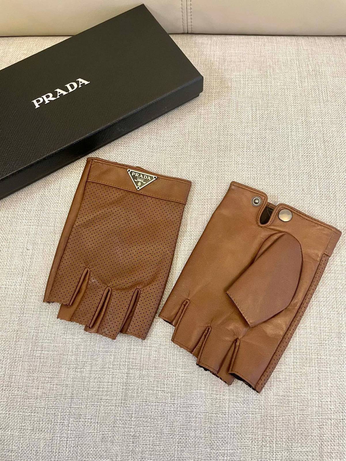 Prada プラダ レザー手袋 本革 通勤 防寒 高級 女性 ブラウン - 画像 13