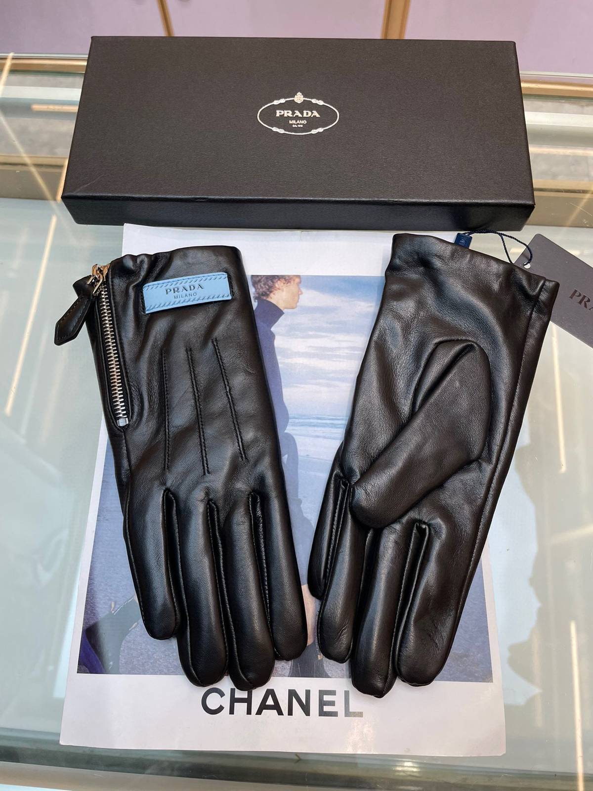 Prada プラダ レザー手袋 革手袋 本革 防寒 通勤 おしゃれ ブラック - 画像 3